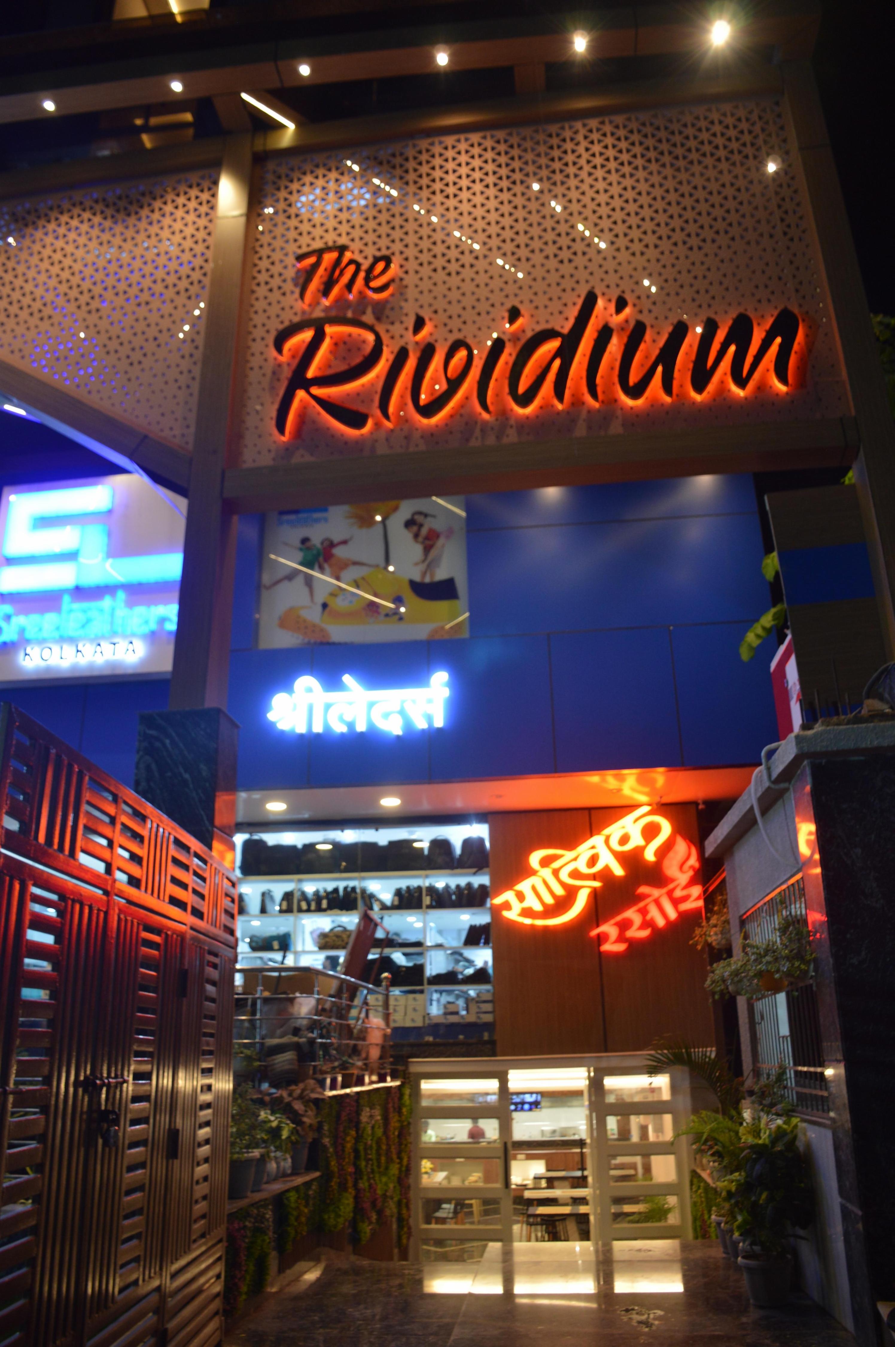 Hotel The Rividium - Tap to explore photos