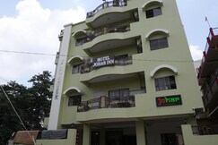 Hotel Johar Inn