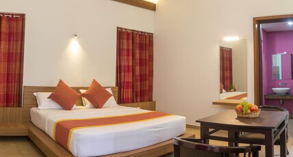 Century Village Resort Room Type - Waterfront Villa Ac