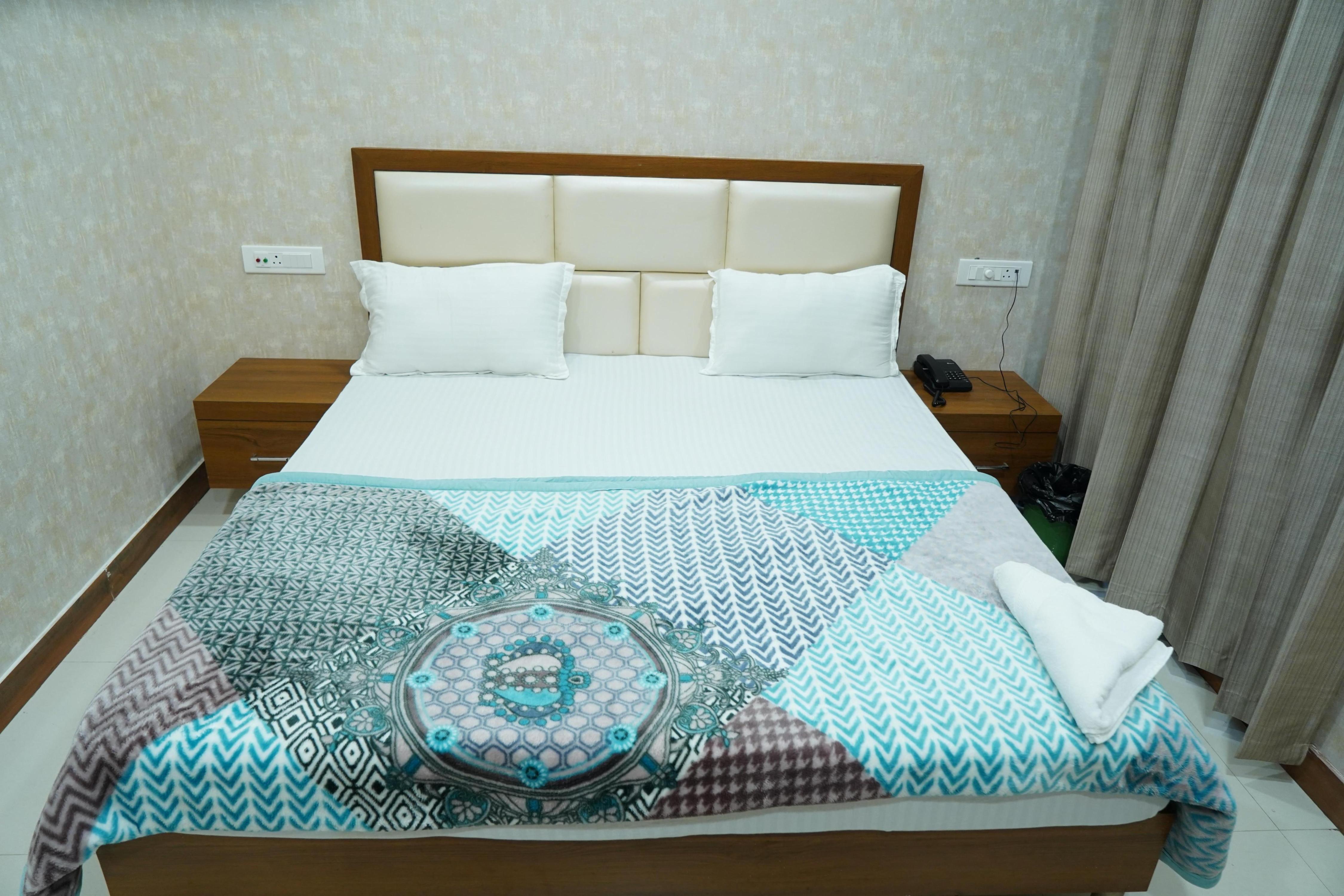 Hotel Keshav - Tap to explore photos