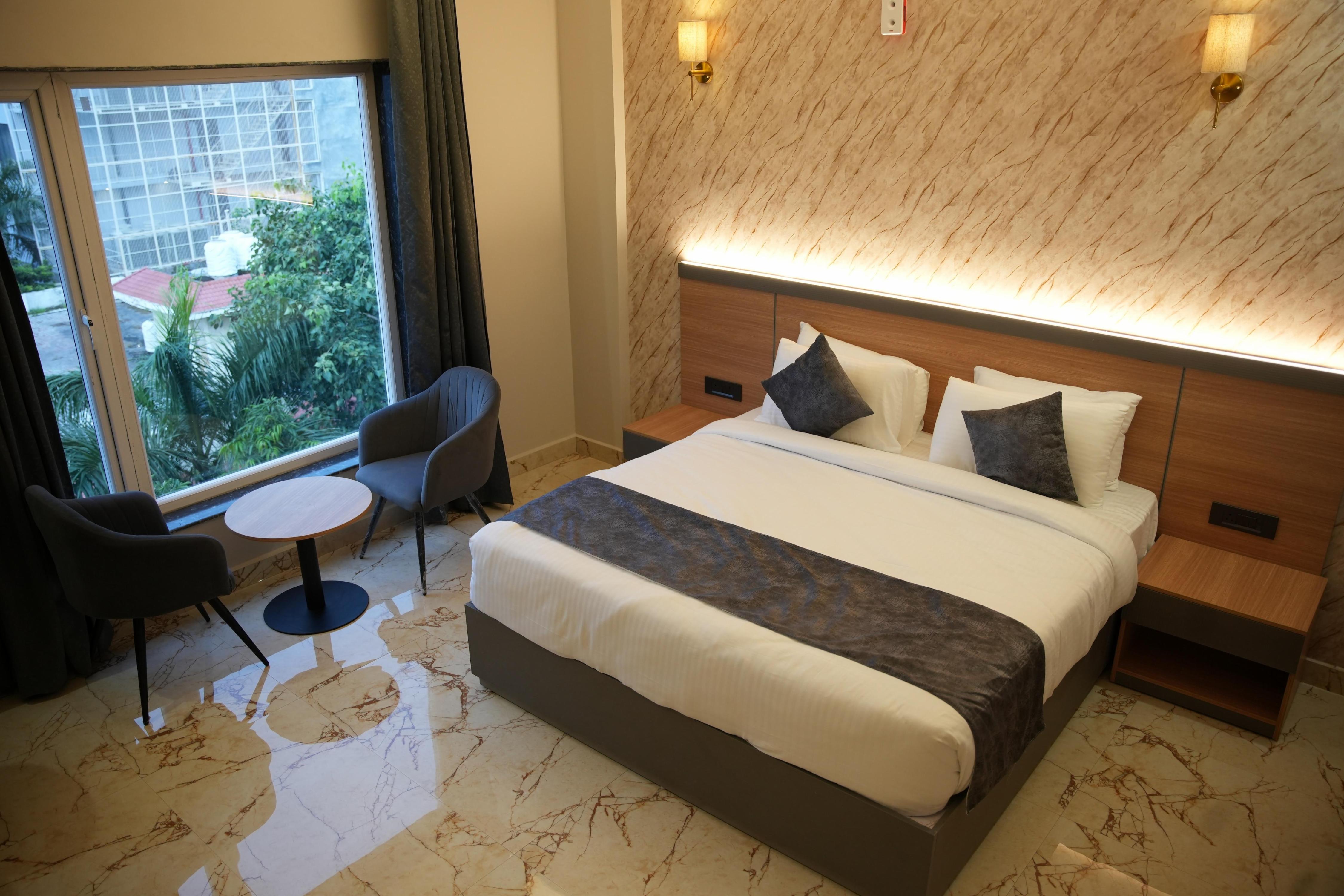 The Grand Oasis Hotel and Resort Room Type - Premium Room
