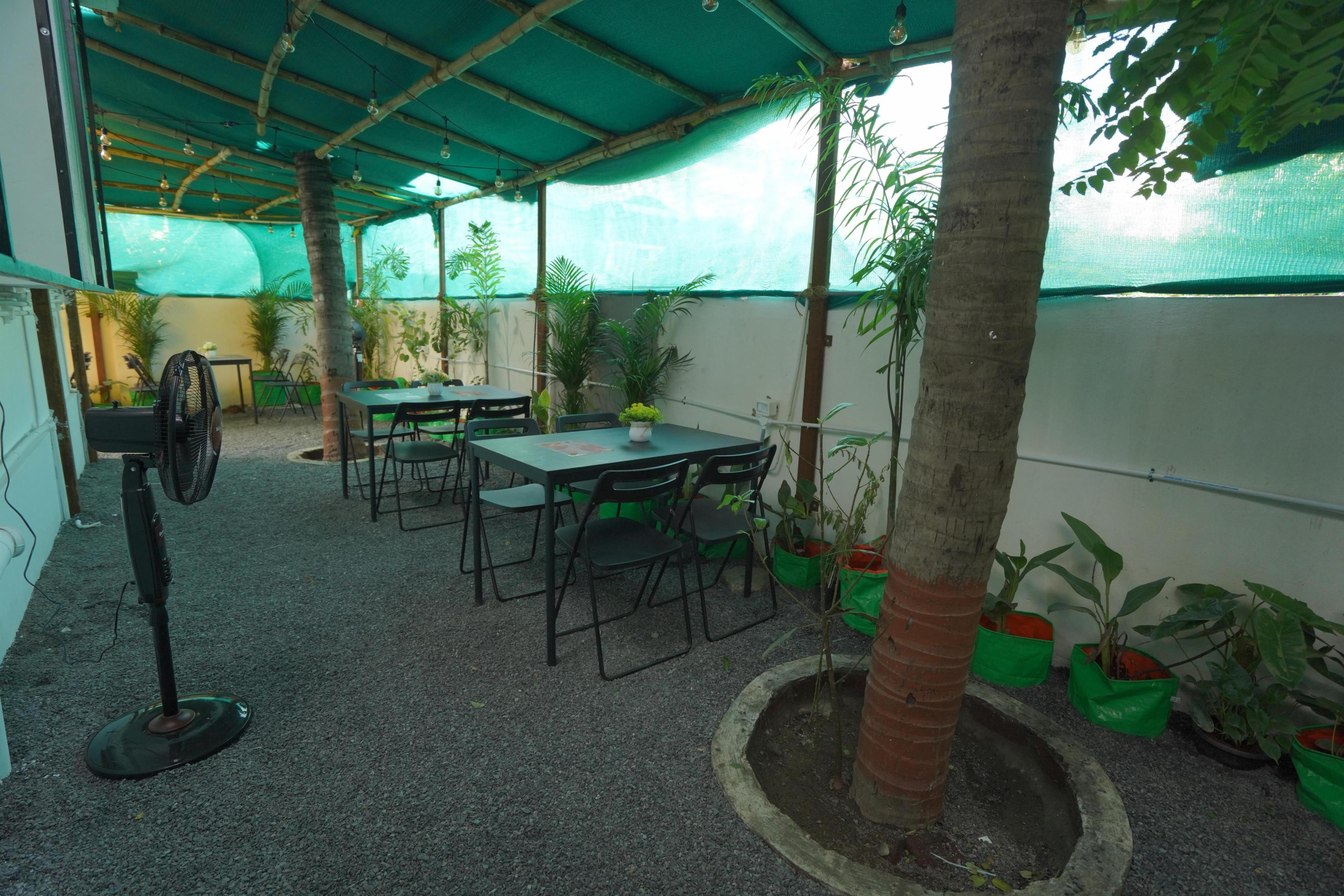 Cayzen Backpackers Hostel Chennai - Tap to explore photos
