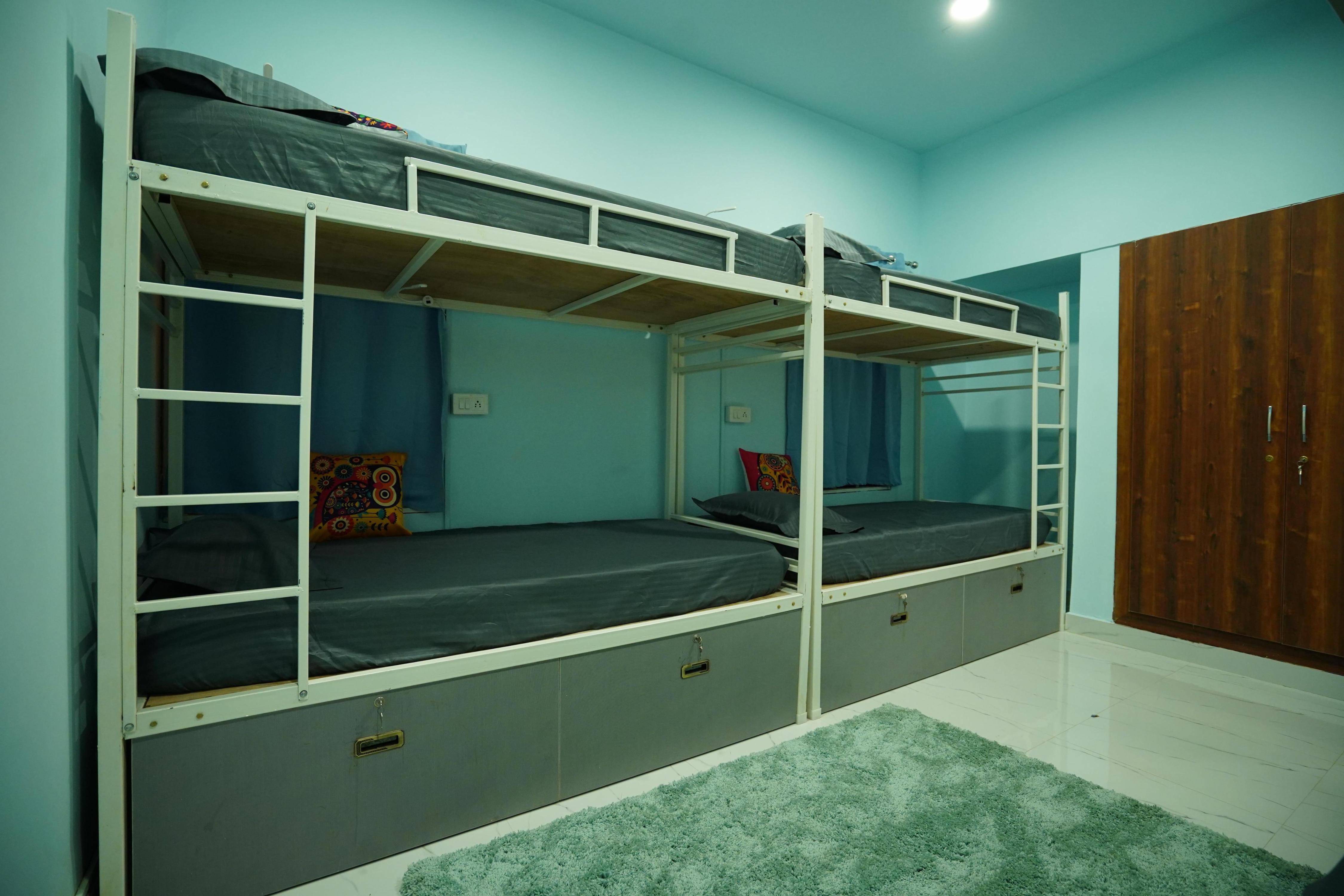 Cayzen Backpackers Hostel Chennai - Tap to explore photos