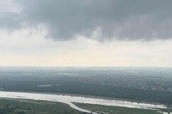 Skyline   43rd floor river view apartment