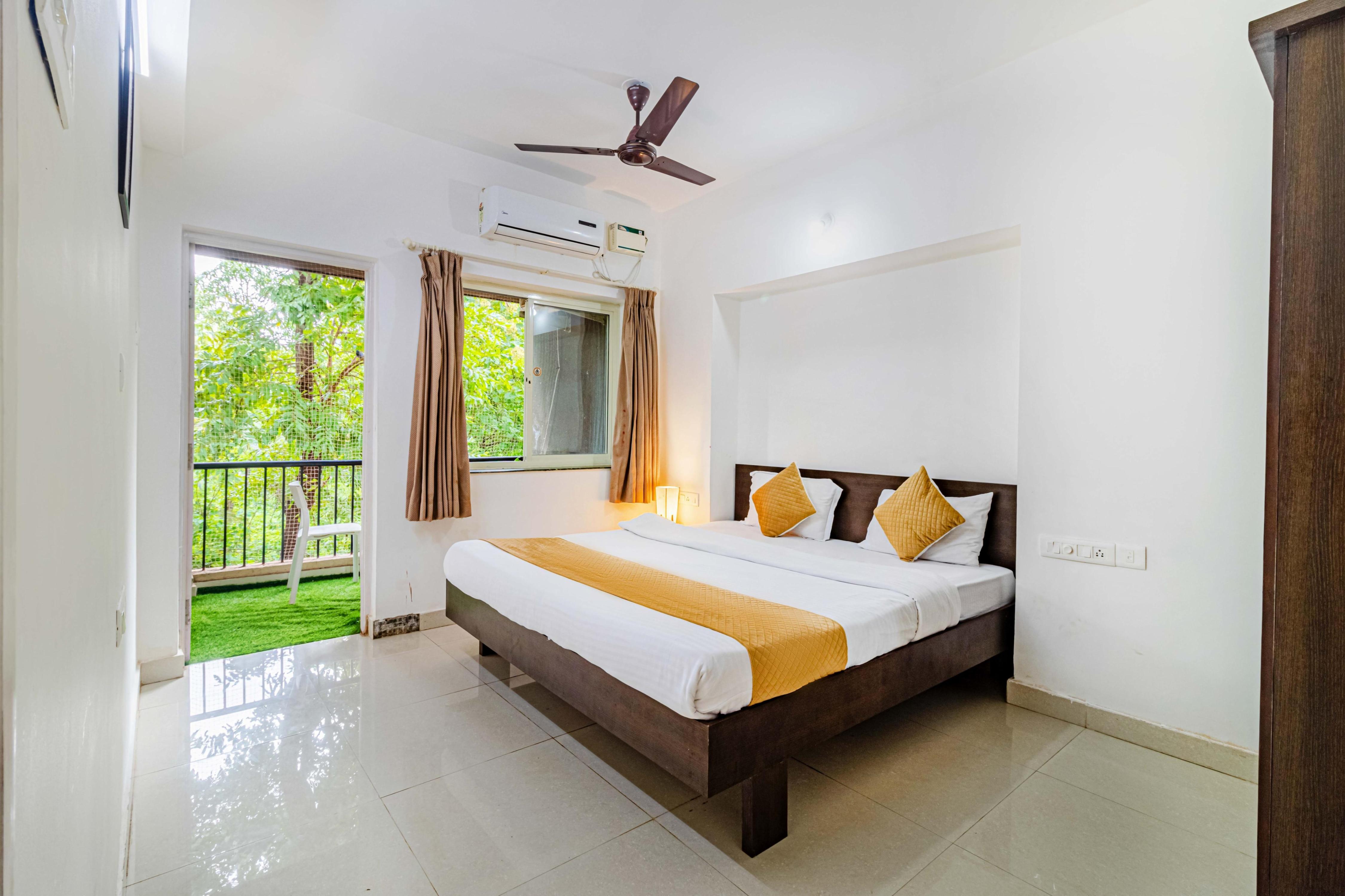 Elegant 2bhk stay with pool near the major beaches - Tap to explore photos
