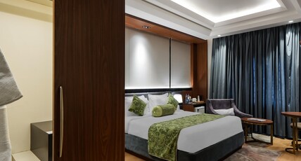 The Platinum Grand Mamta (Nearby Dal Lake) Room Type - Premier Room with BathTub The Platinum Grand Mamta (Nearby Dal Lake) Room Type - Premier Room with BathTub
