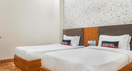 Aceotel Inn, Vijay Nagar Room Type - Ace Deluxe With Twin Bed