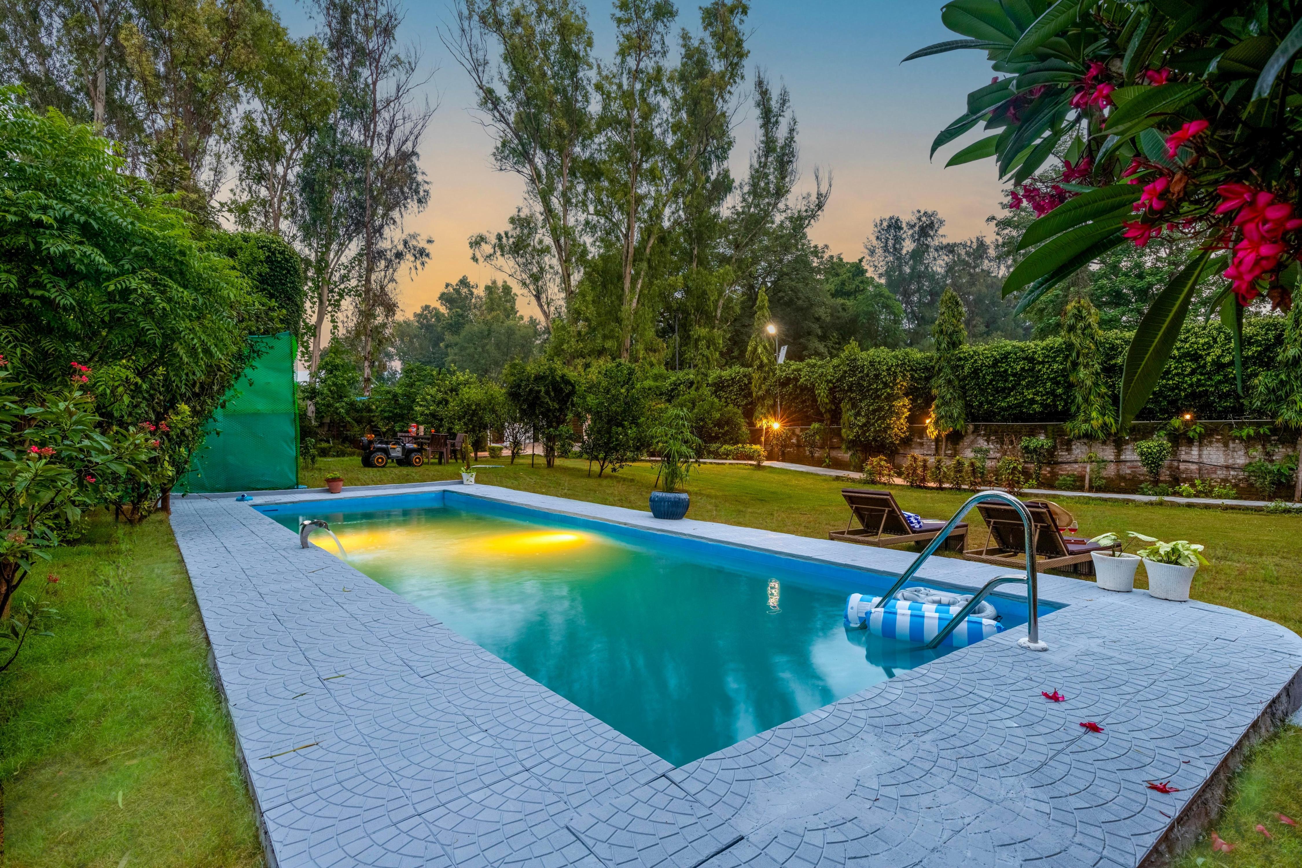 Alaya Stays 3 BHK Pet friendly with Pvt Pool | Daffodil - Tap to explore photos