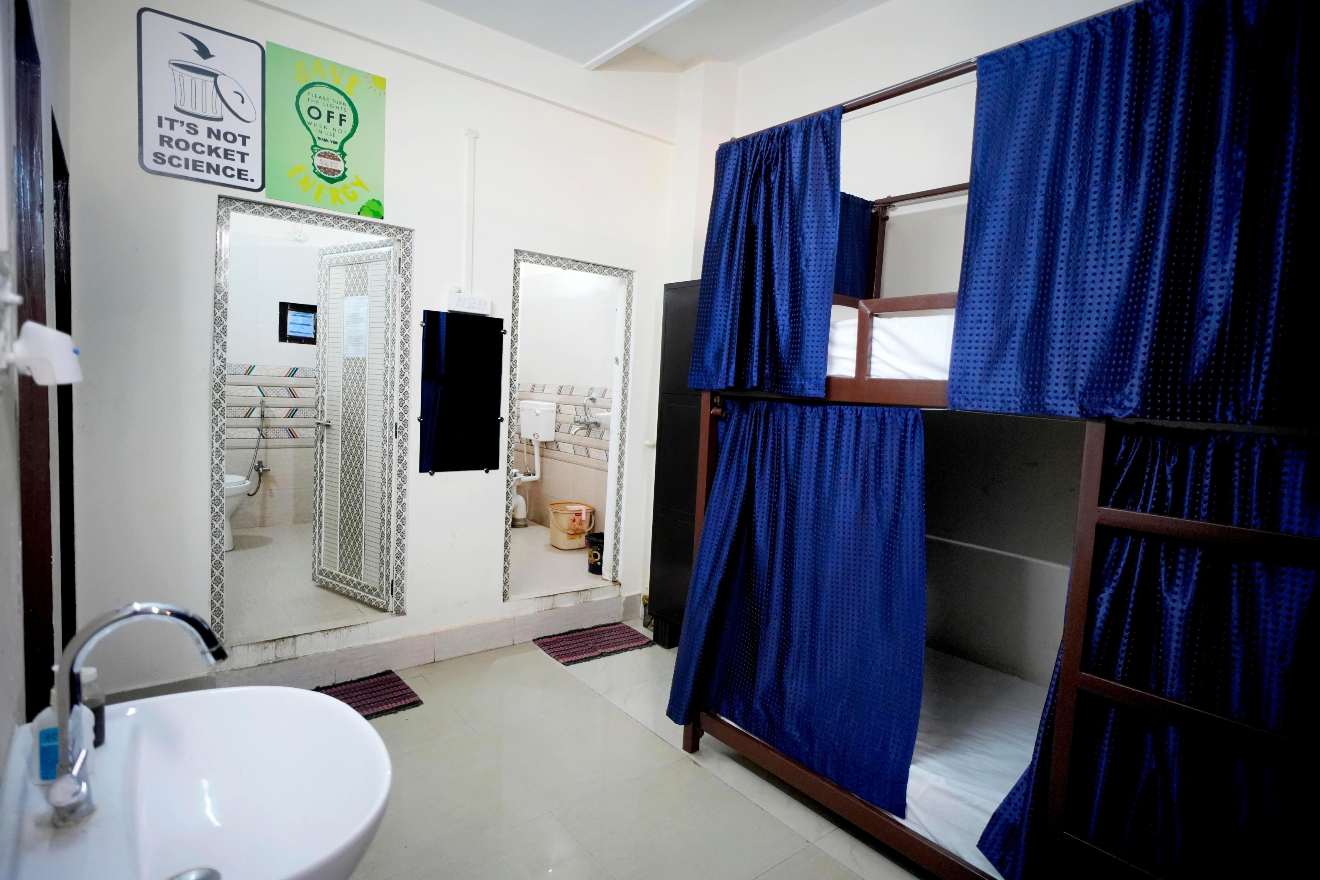 Banaras Gully House | Dorms & Rooms Room Type - Bed in 14-Bed AC Mixed Dormitory