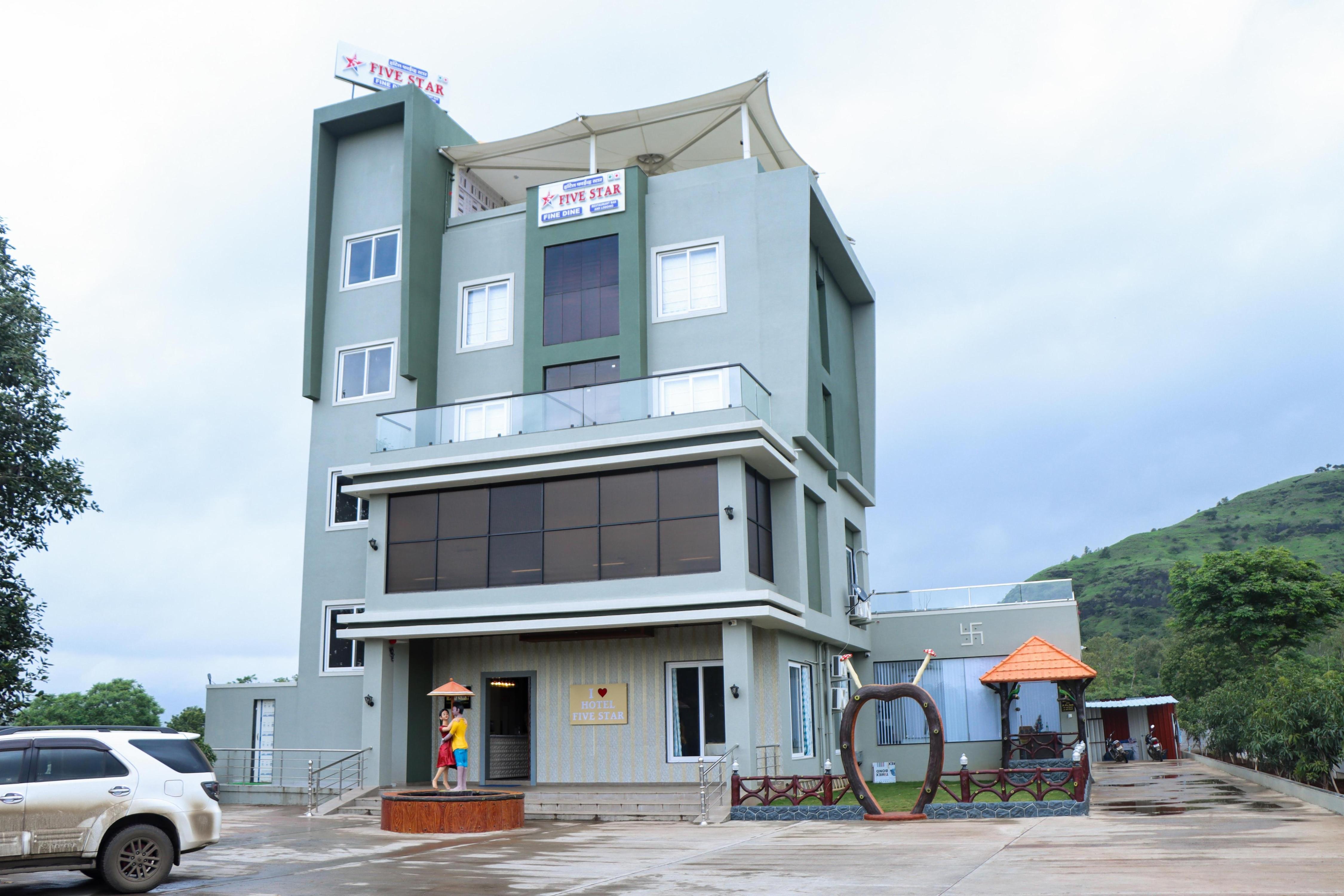 Hotel Five Star - Tap to explore photos