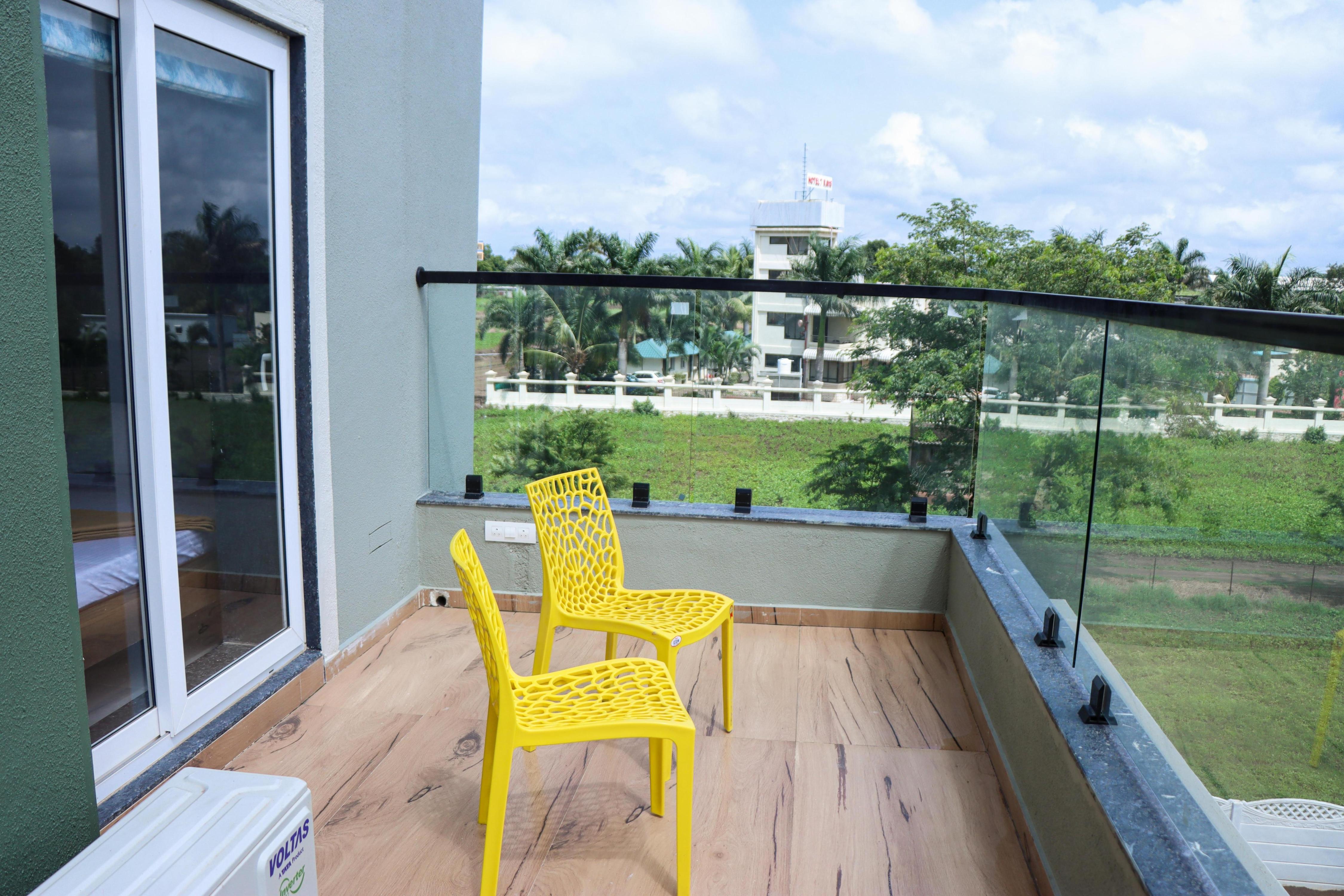 Hotel Five Star - Tap to explore photos