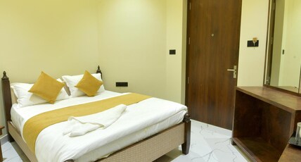 Yashvrinda Room Type - DELUXE ROOM