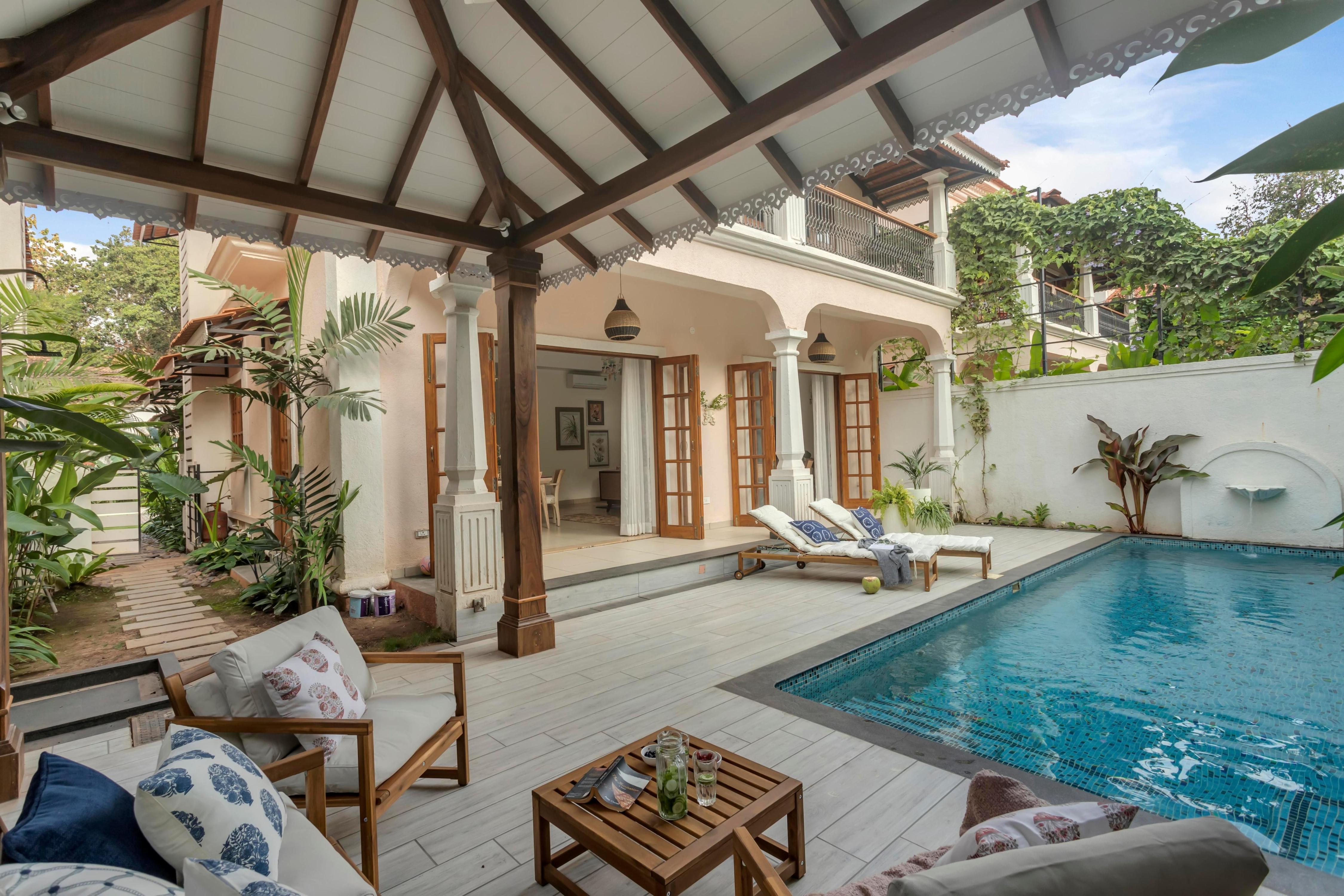 ELIVAAS 4 BHK with Pvt pool & Bar | PinkSky