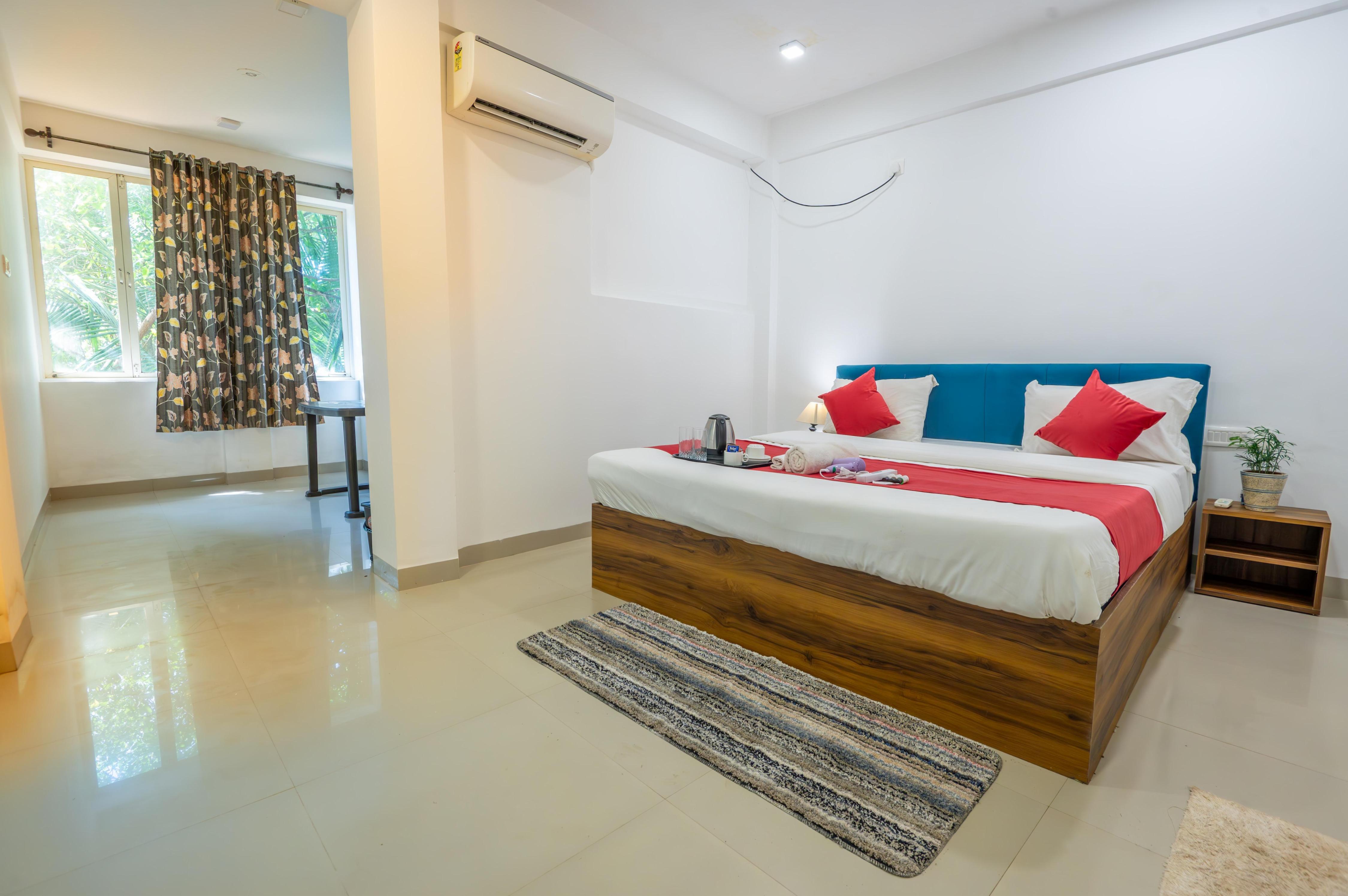 Morjim Sew Waves - Tap to explore photos