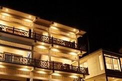 Maulyar Forest Resort