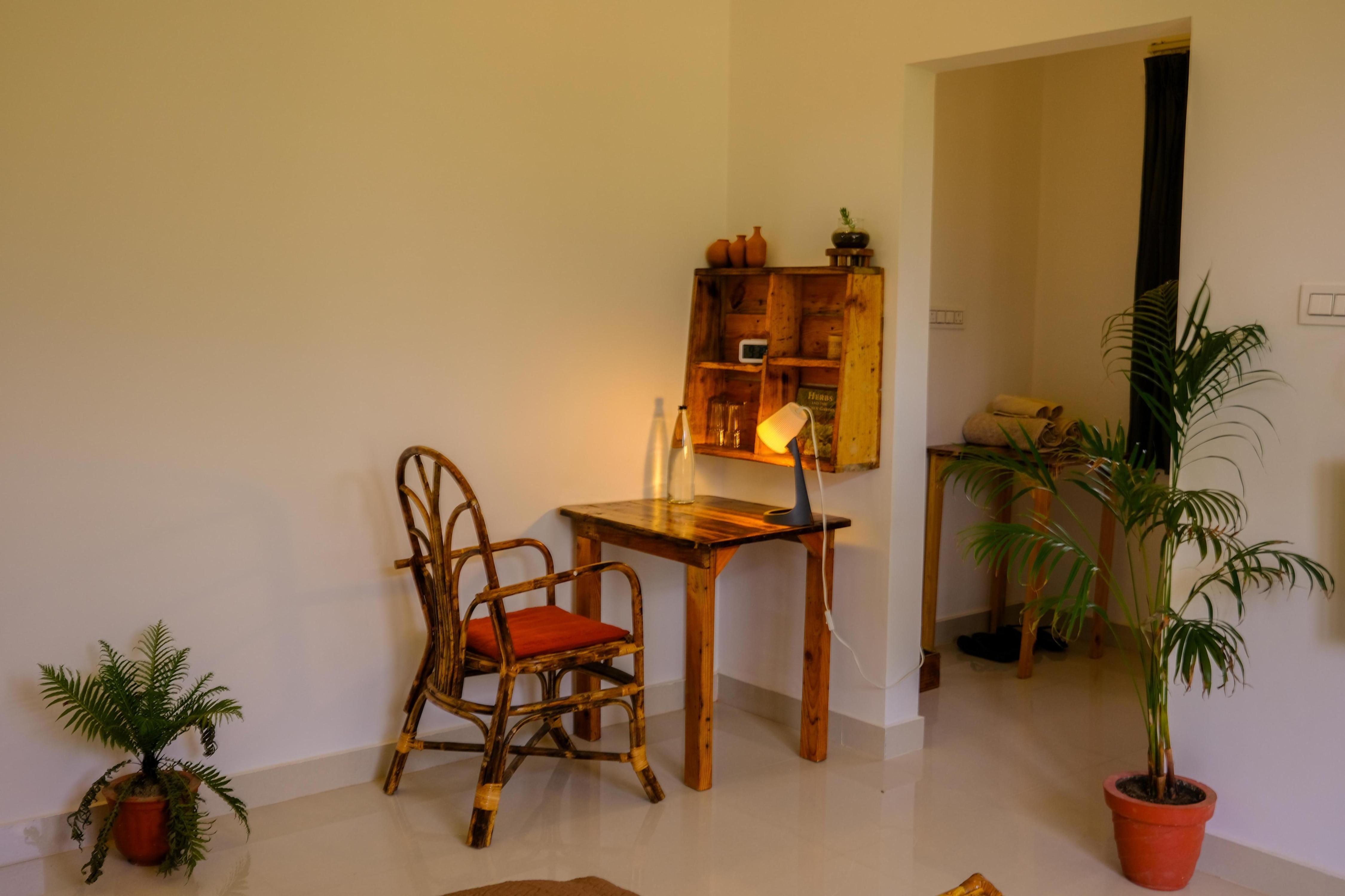 The Jungalow by AVVAs Stays Room Type - King Room with Mountain View