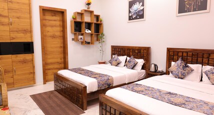 Amritam Palace A Luxury AC Home Stay Room Type - LUXURY FAMILY SUITE