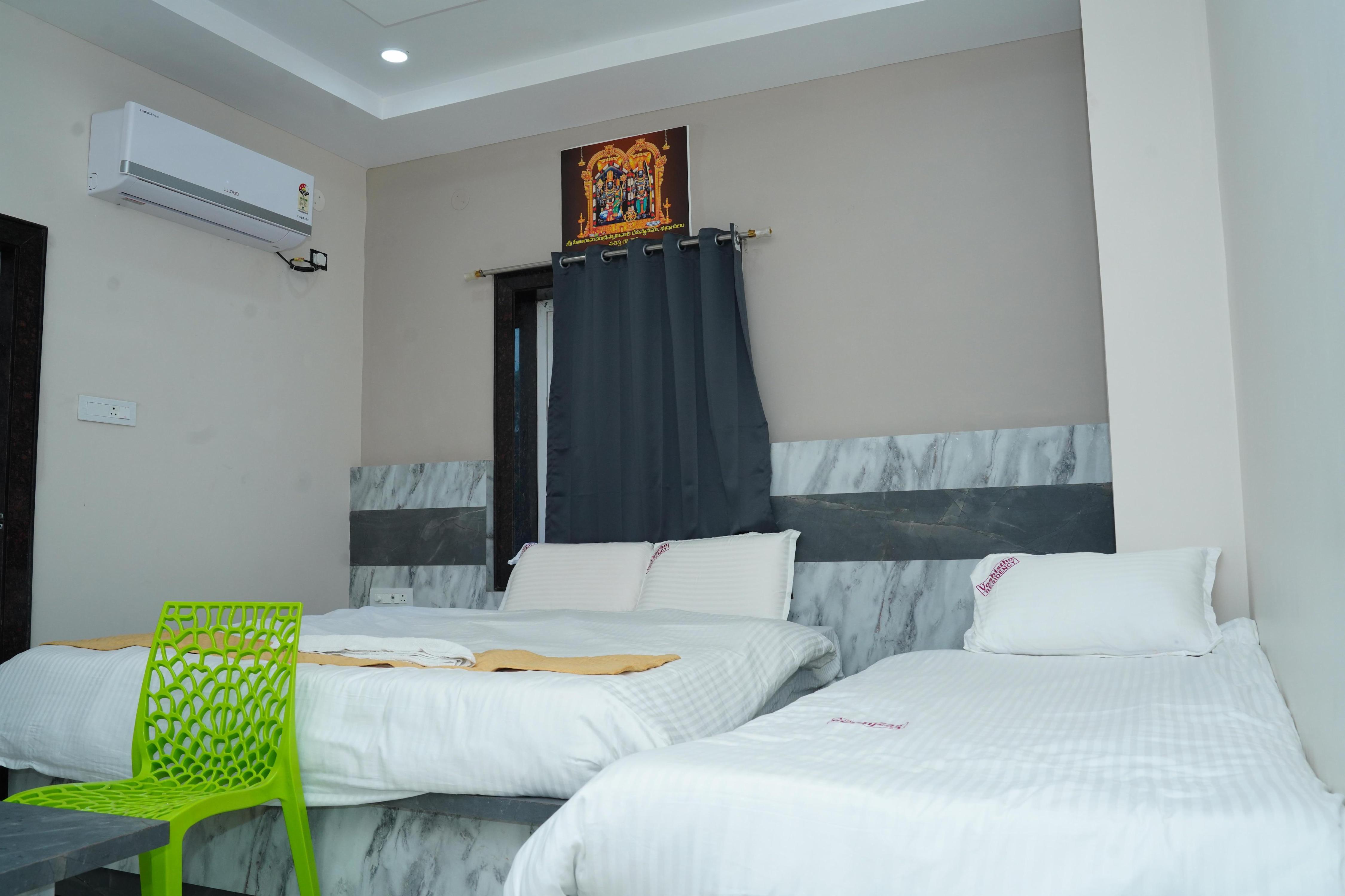 Vashistha Residency Room Type - Triple Room - AC