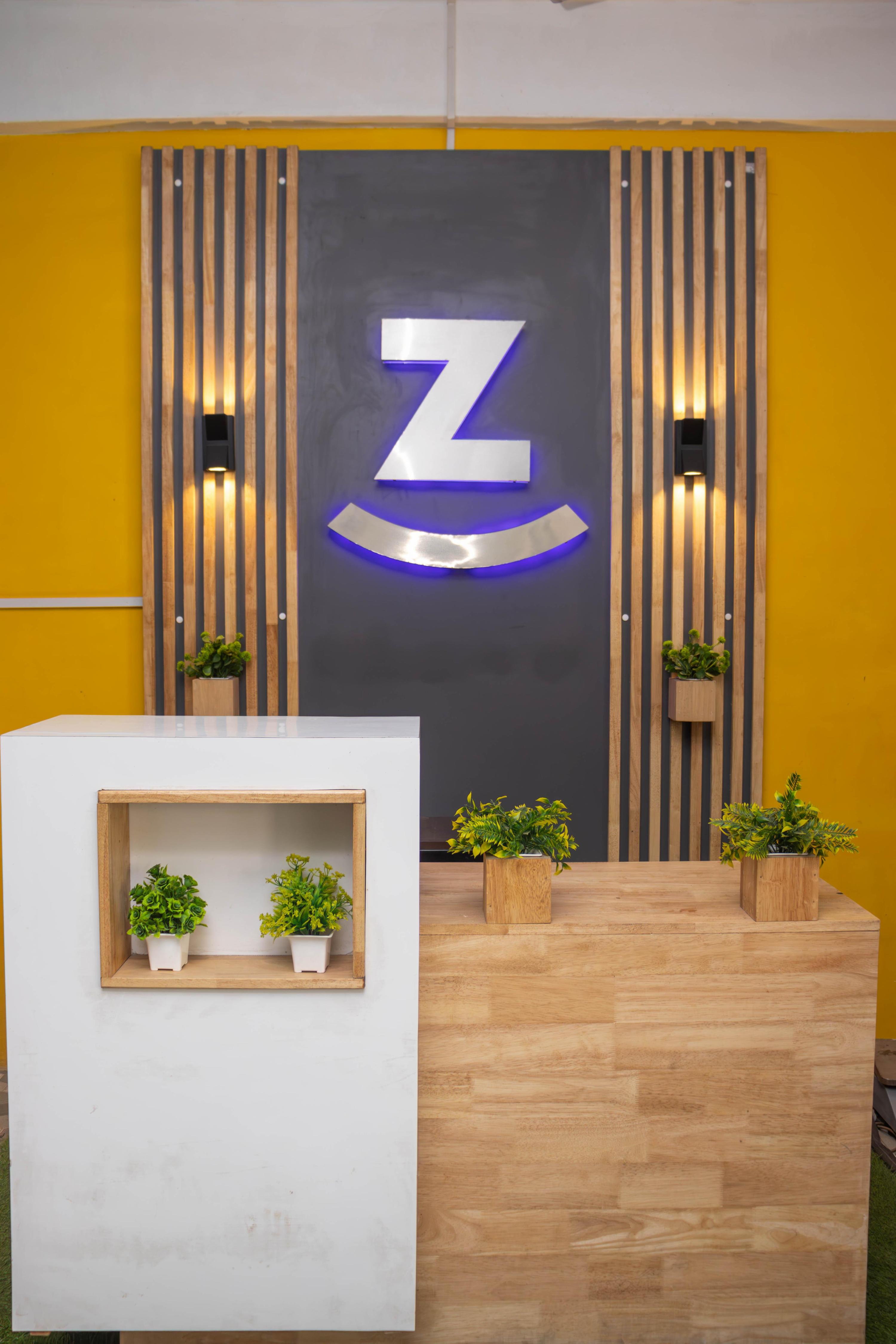 Z Express Amuse - Tap to explore photos