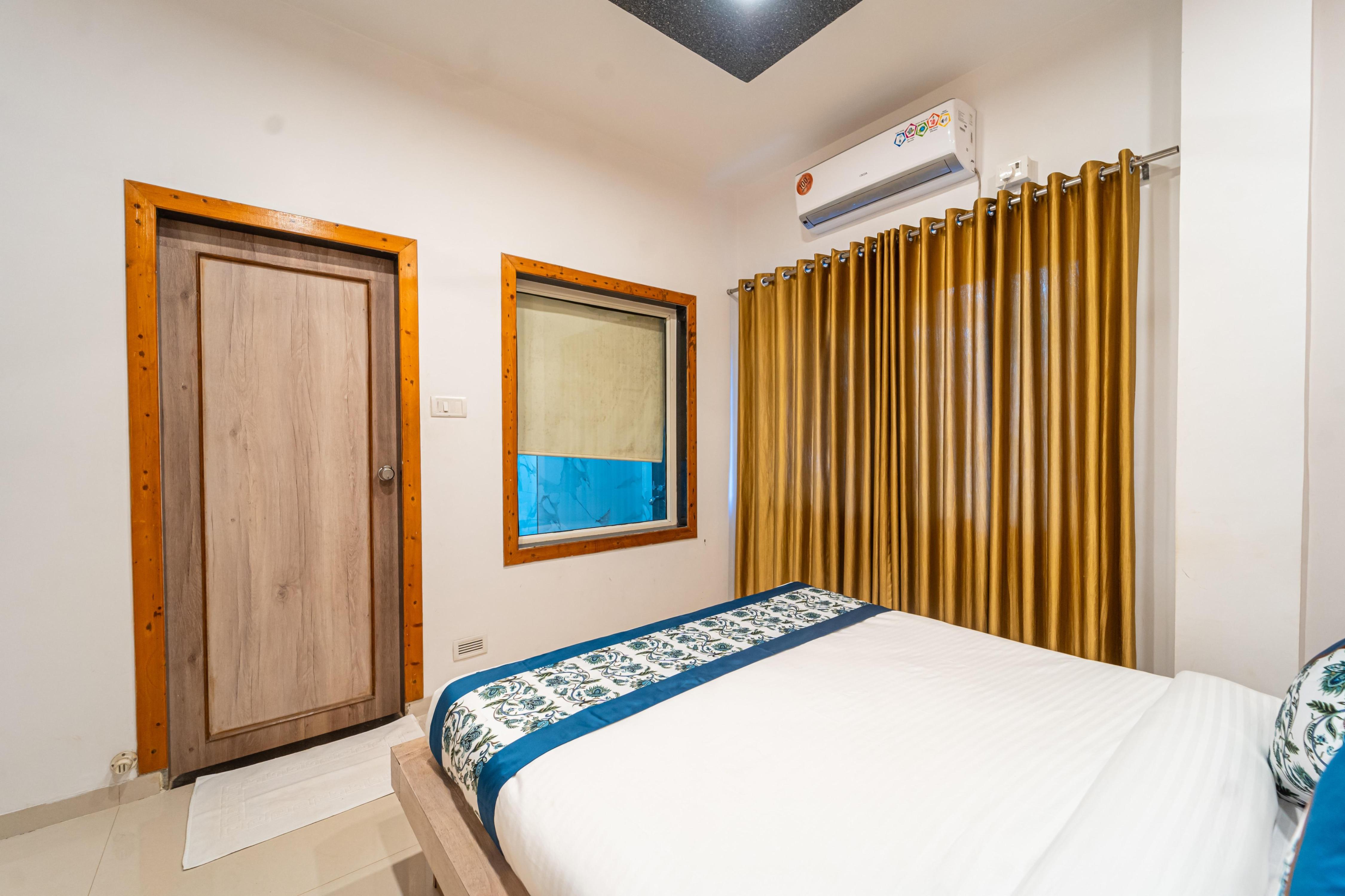 Strawberry King Resort Room Type - Couple cozi stay with bathtub