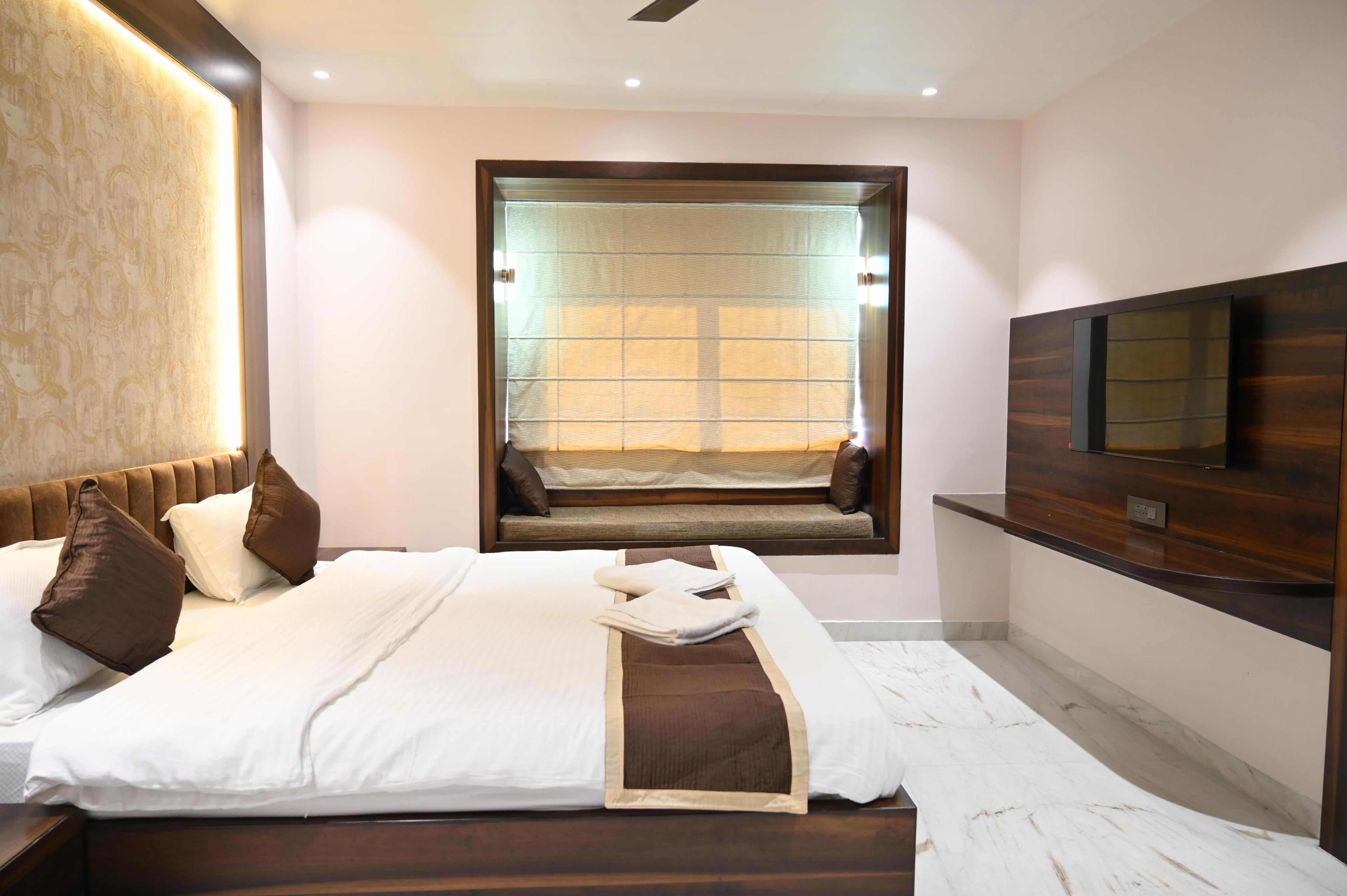 Kitty House - Tap to explore photos