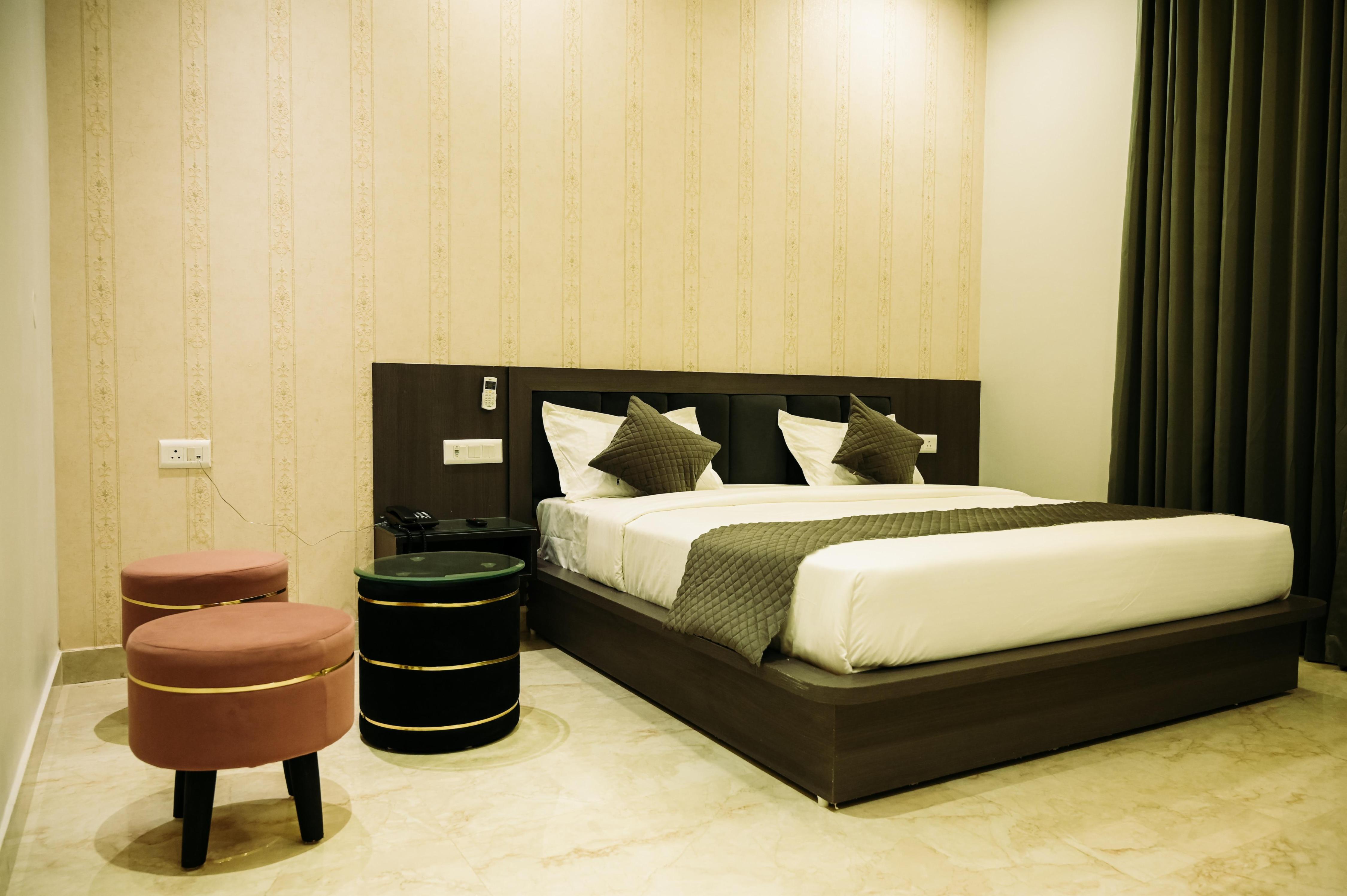 The Carnation Mound Room Type - Delux Room