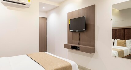 HOTEL METROMAX Room Type - Premium AC Room