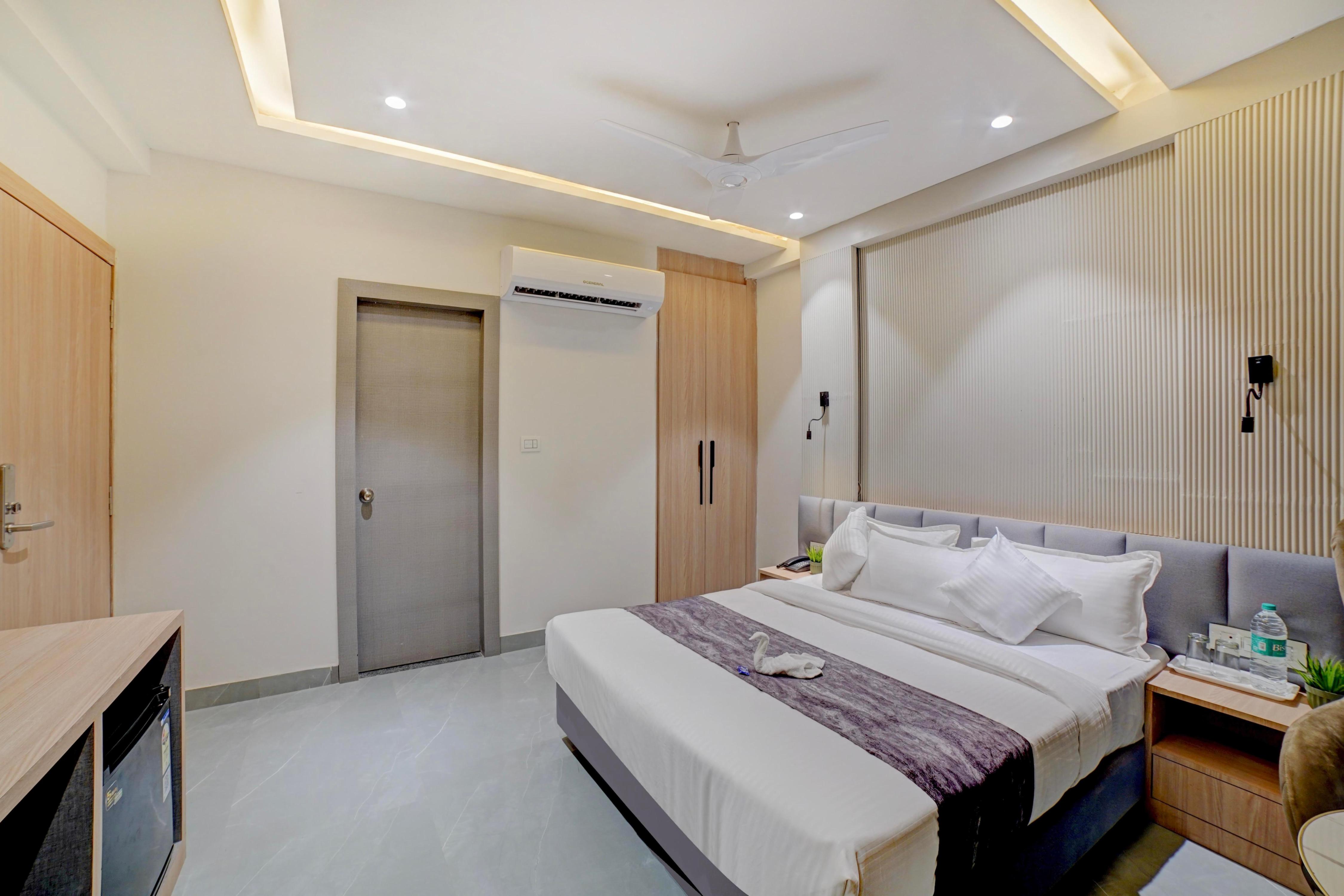 Madhuram Business Hotel Room Type - Deluxe Room