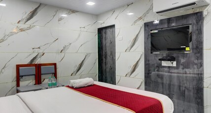 HOTEL LAKE SITE LODGING & BOARDING Room Type - Classic Room