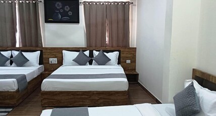ShriGo Hotel Pushpa Residency Room Type - Family Suite
