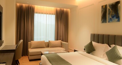 Awesome Palace, Airport Road Room Type - Superior King Bed (Two Way Airport Transfer) Awesome Palace, Airport Road Room Type - Superior King Bed (Two Way Airport Transfer)