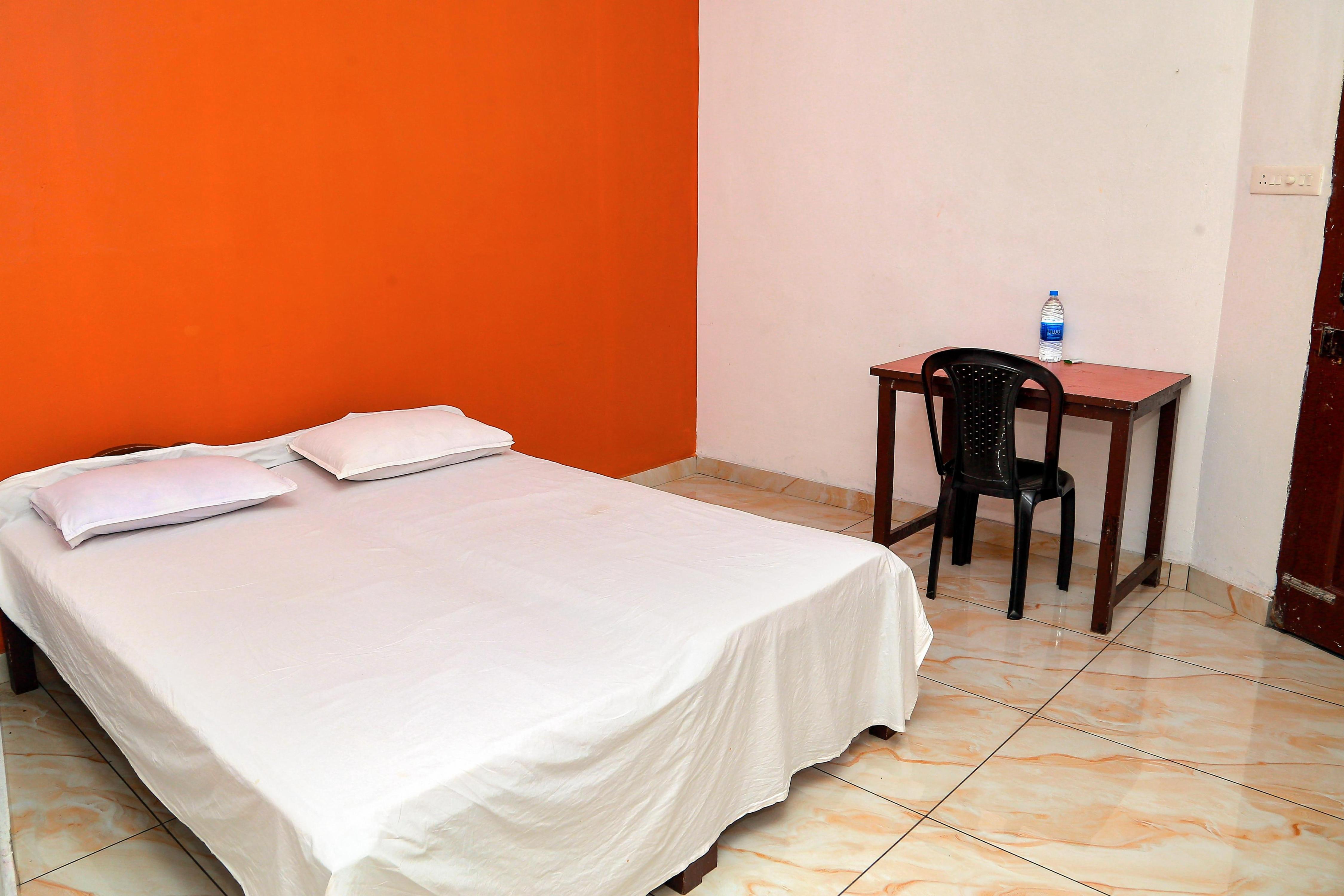 THE ERUMELY PALACE Room Type - NON AC DOUBLE BED