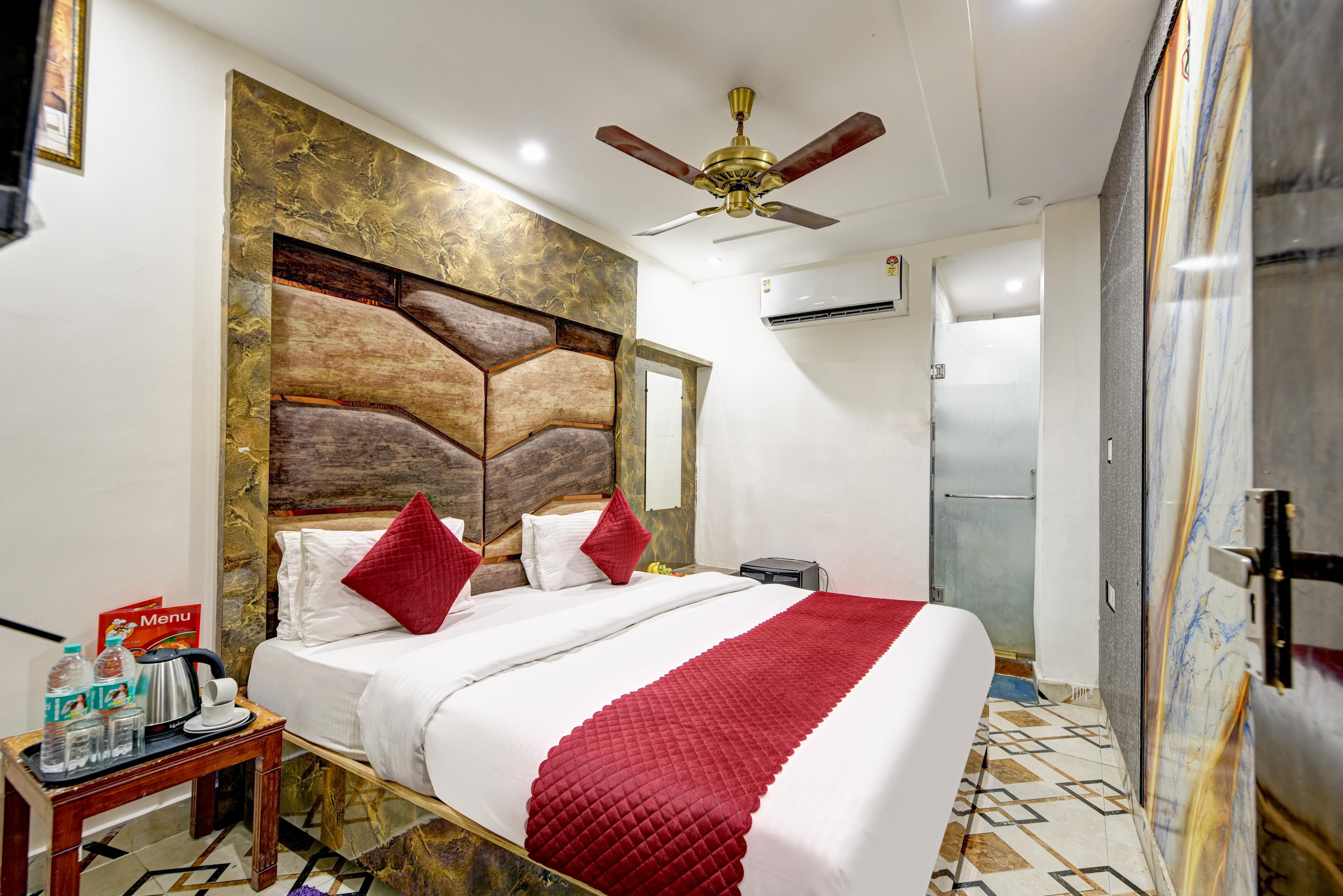 Hotel PG International Near New Delhi Railway Station & Connaught Place