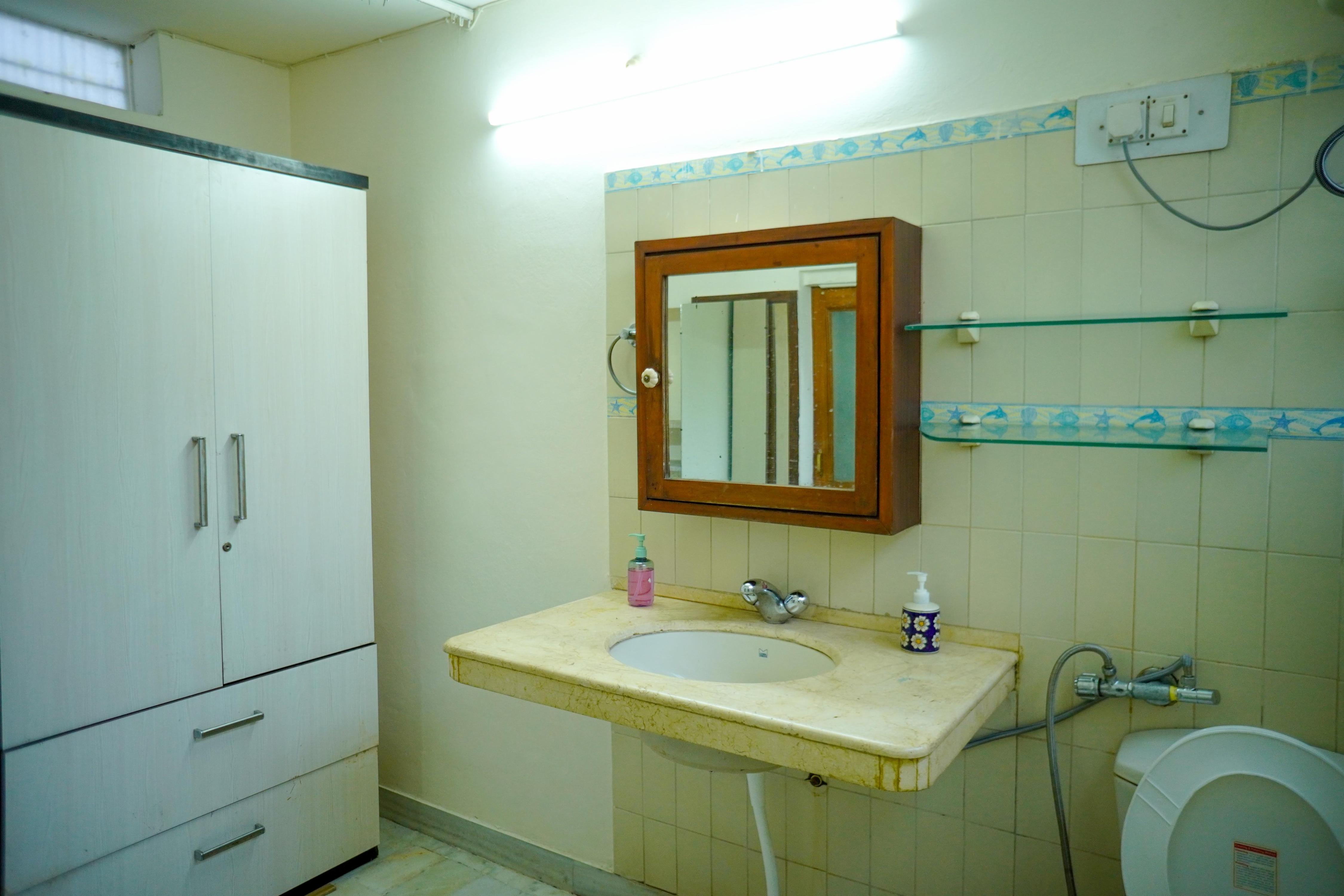 The Lata's - Tap to explore photos