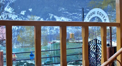 The Jogni Cottage Room Type - Super Deluxe Room with balcony