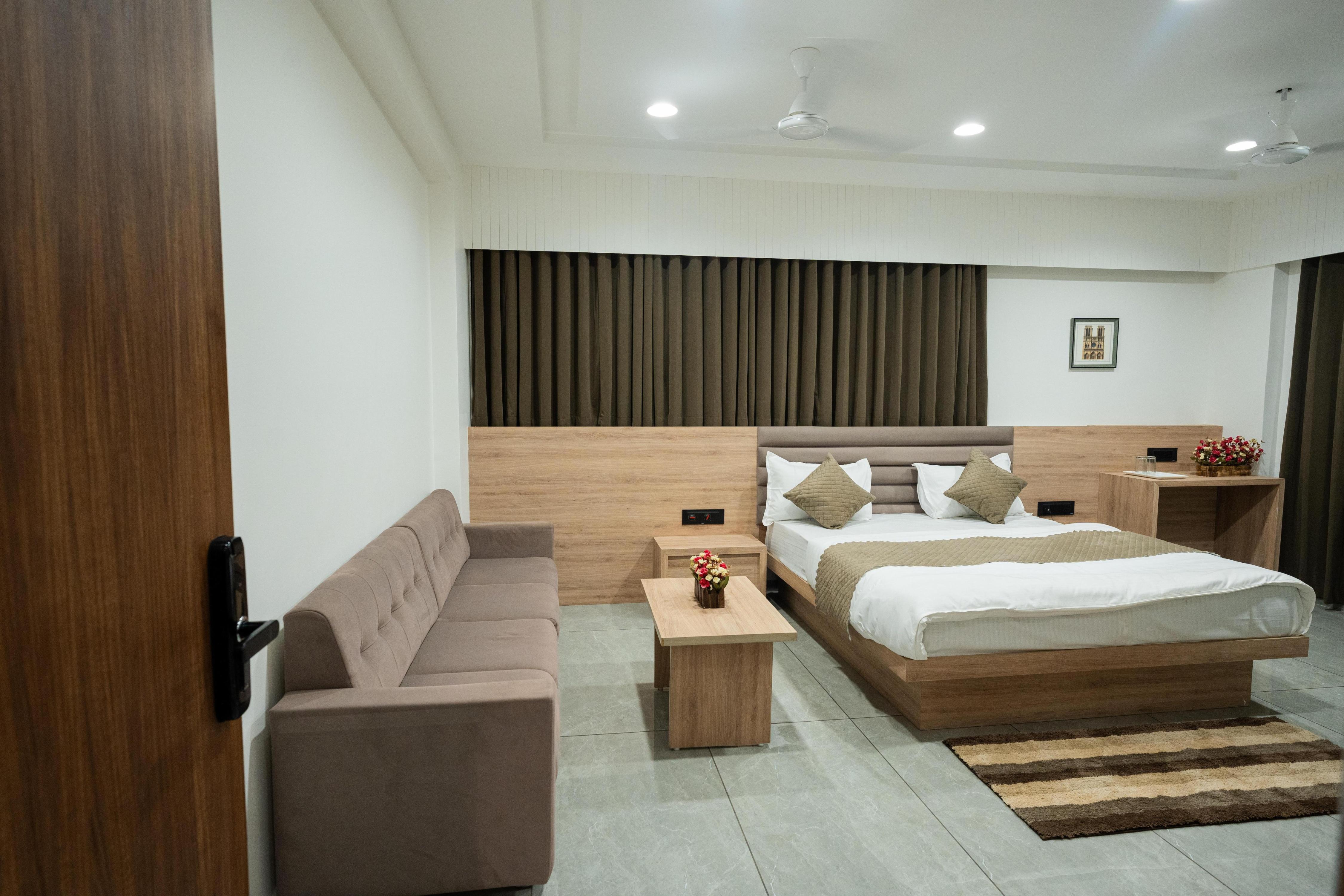 Hotel Manali - Tap to explore photos