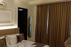 The Royal Oak Premier - Unitech Cyber Park