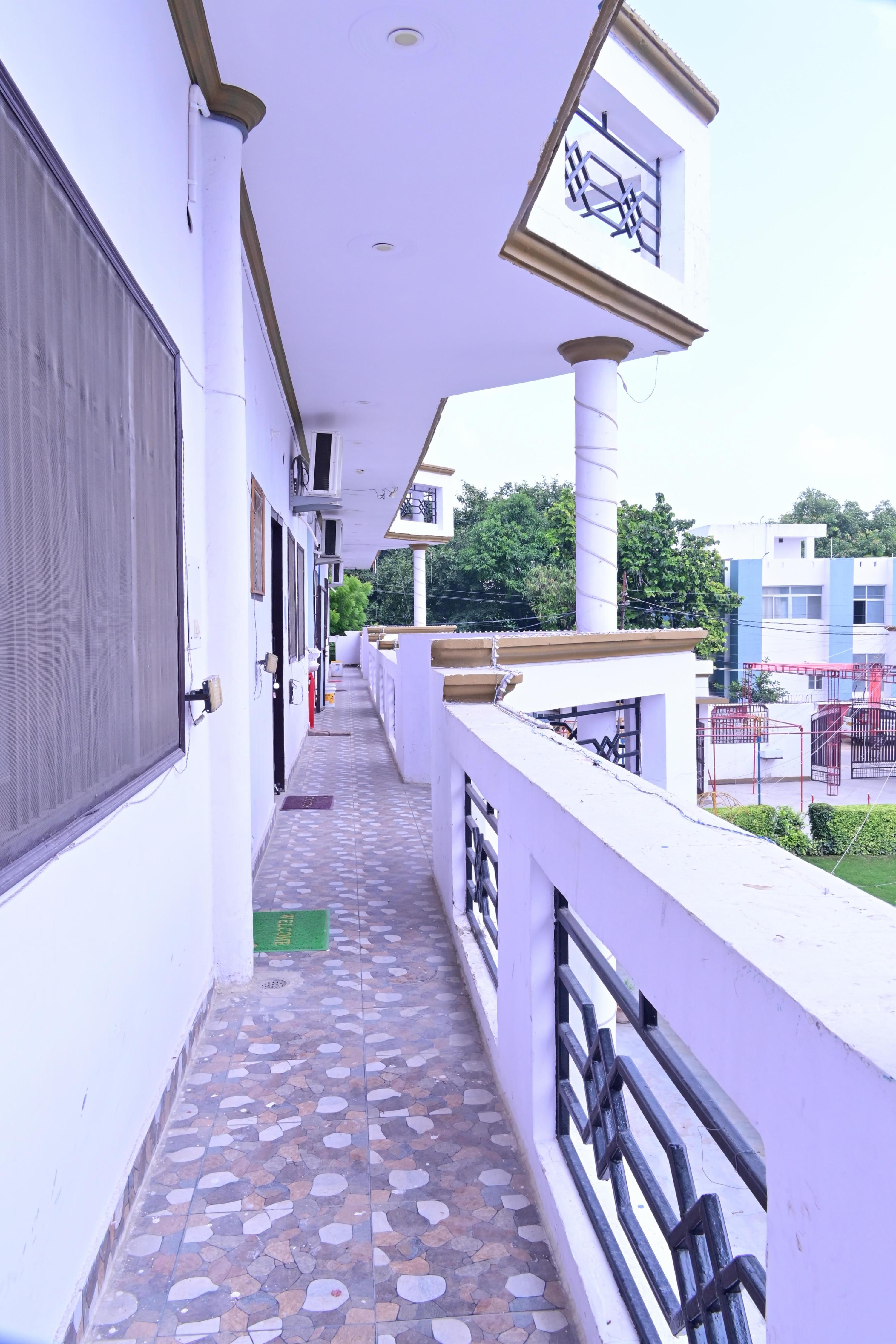 Bajrang Guest House - Tap to explore photos