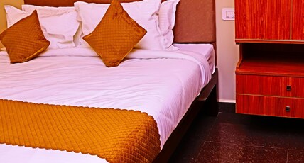 Hotel JSN GRAND Room Type - SUPERIOR KING ROOM