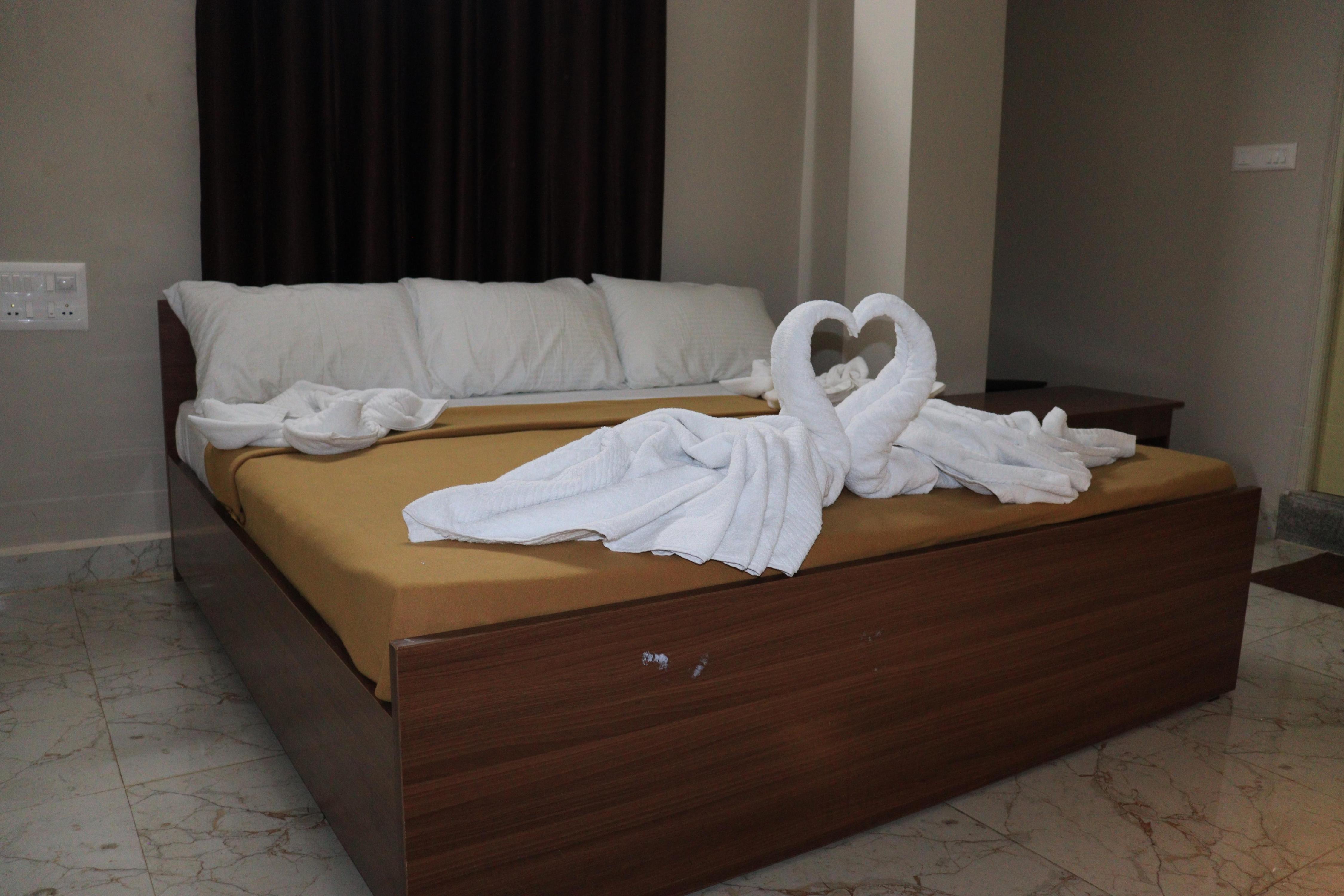 Darshan Boarding Lodging and Restaurant Room Type - NON AC ROOM - K