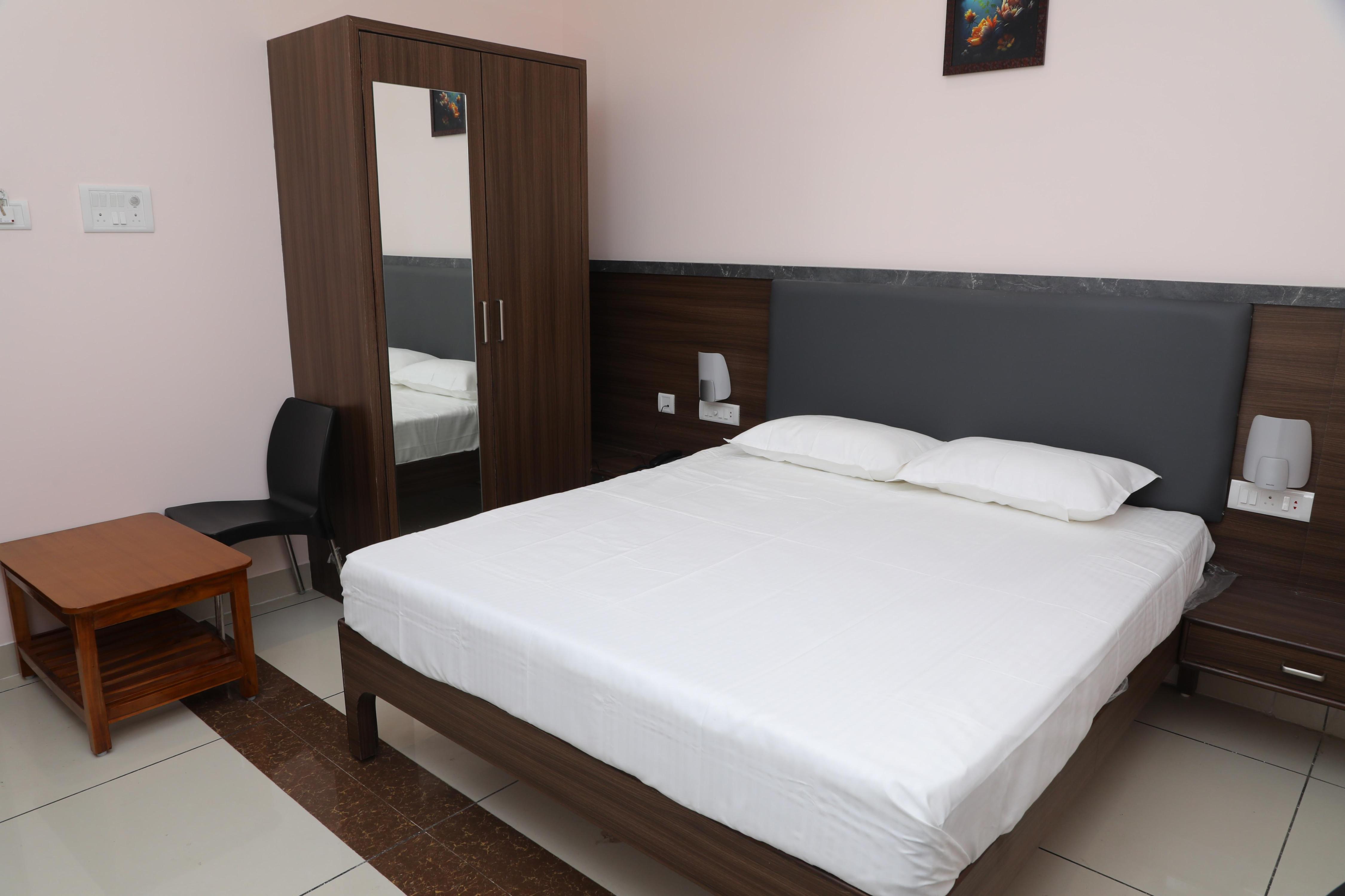 MM GRAND RESIDENCY Room Type - DOUBLE AC