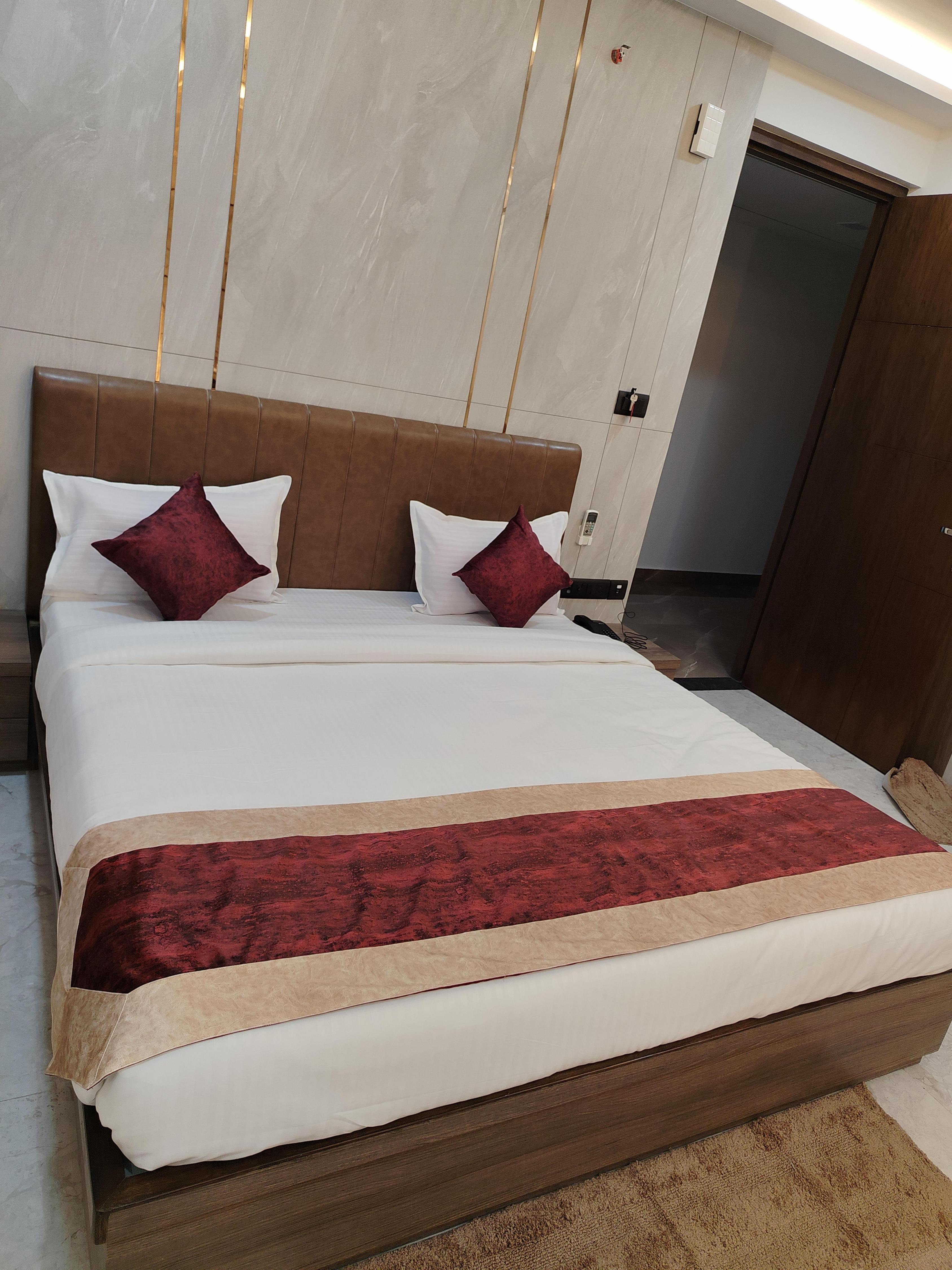 Hotel Sushila & Banquet Room Type - Deluxe Room