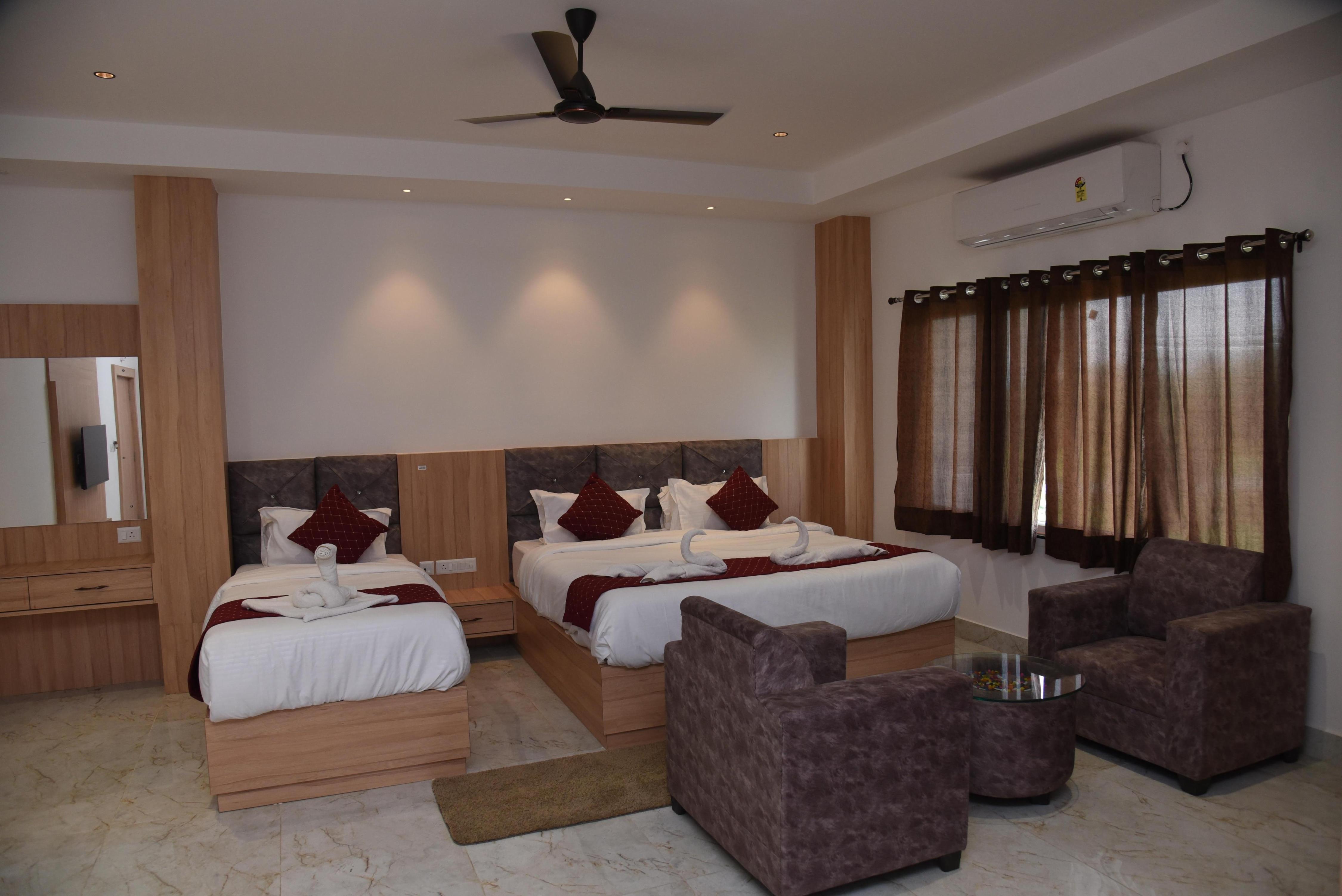 HOTEL PUSHPANJALI VILLA - Tap to explore photos