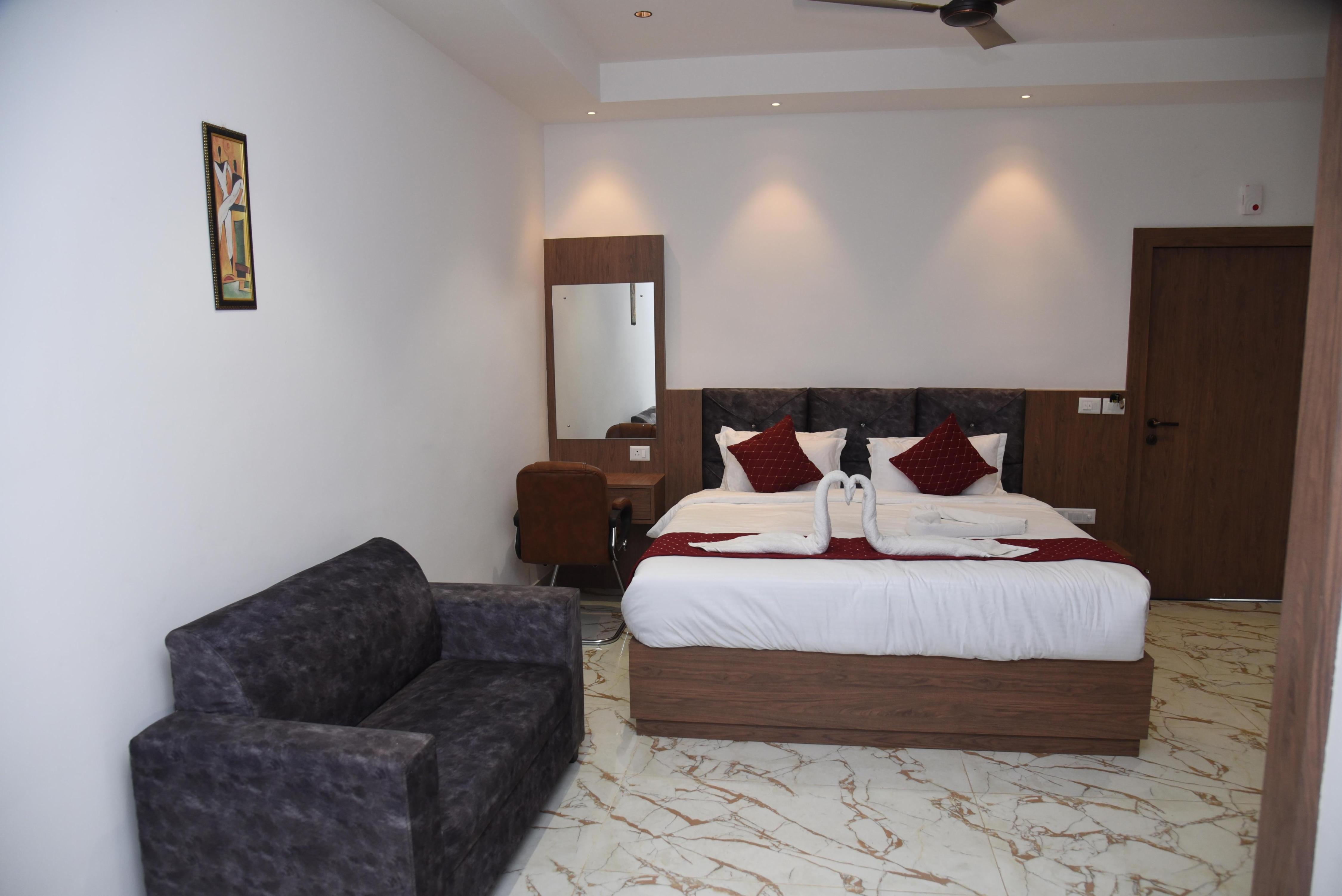 HOTEL PUSHPANJALI VILLA Room Type - CLASSIC DLX