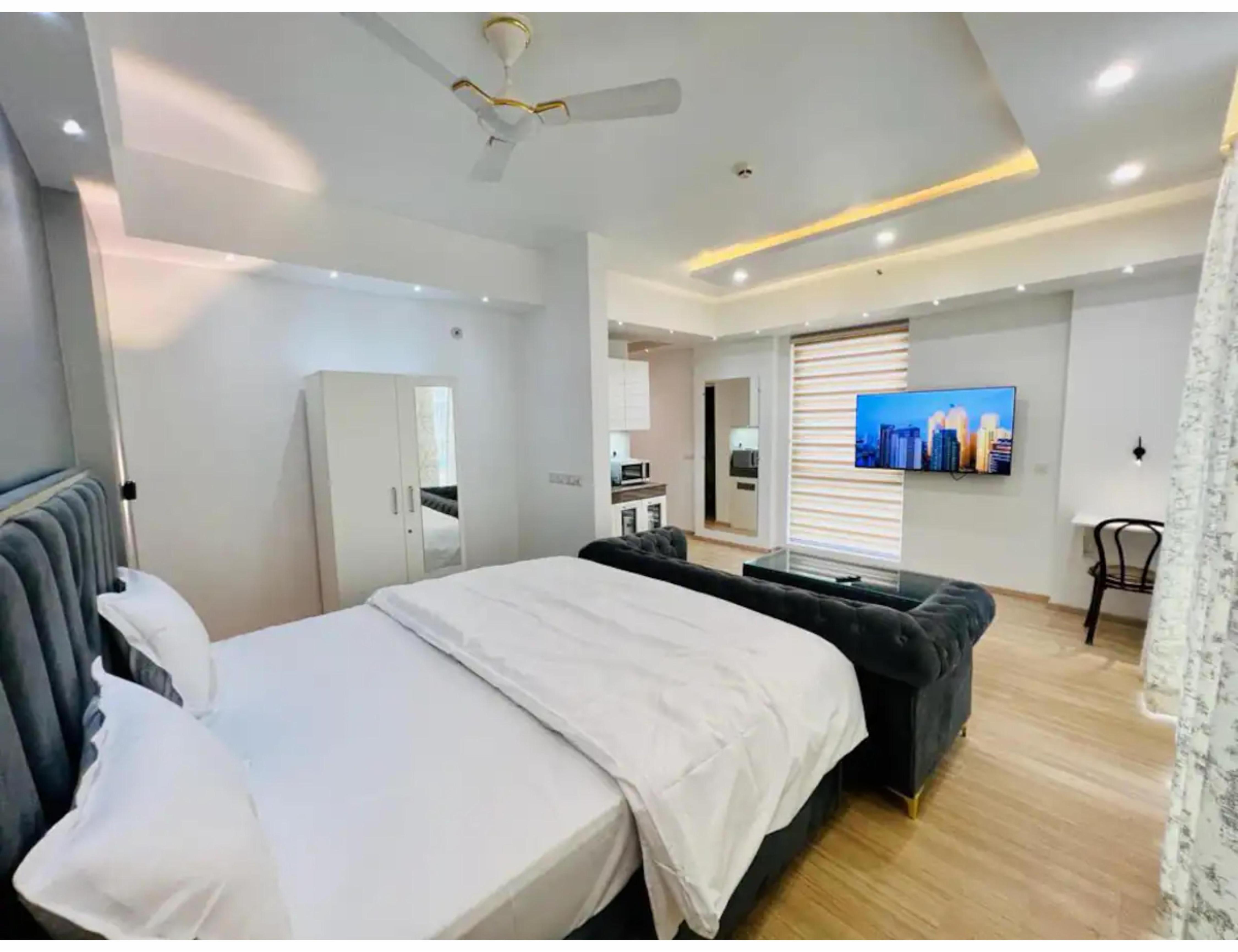 EzyStay|ENTIRE 1BHK APARTMENT