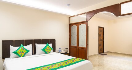 Treebo Grand Royale Eco Residency with Pool Room Type - Premium Room with Balcony and Kitchenette Treebo Grand Royale Eco Residency with Pool Room Type - Premium Room with Balcony and Kitchenette