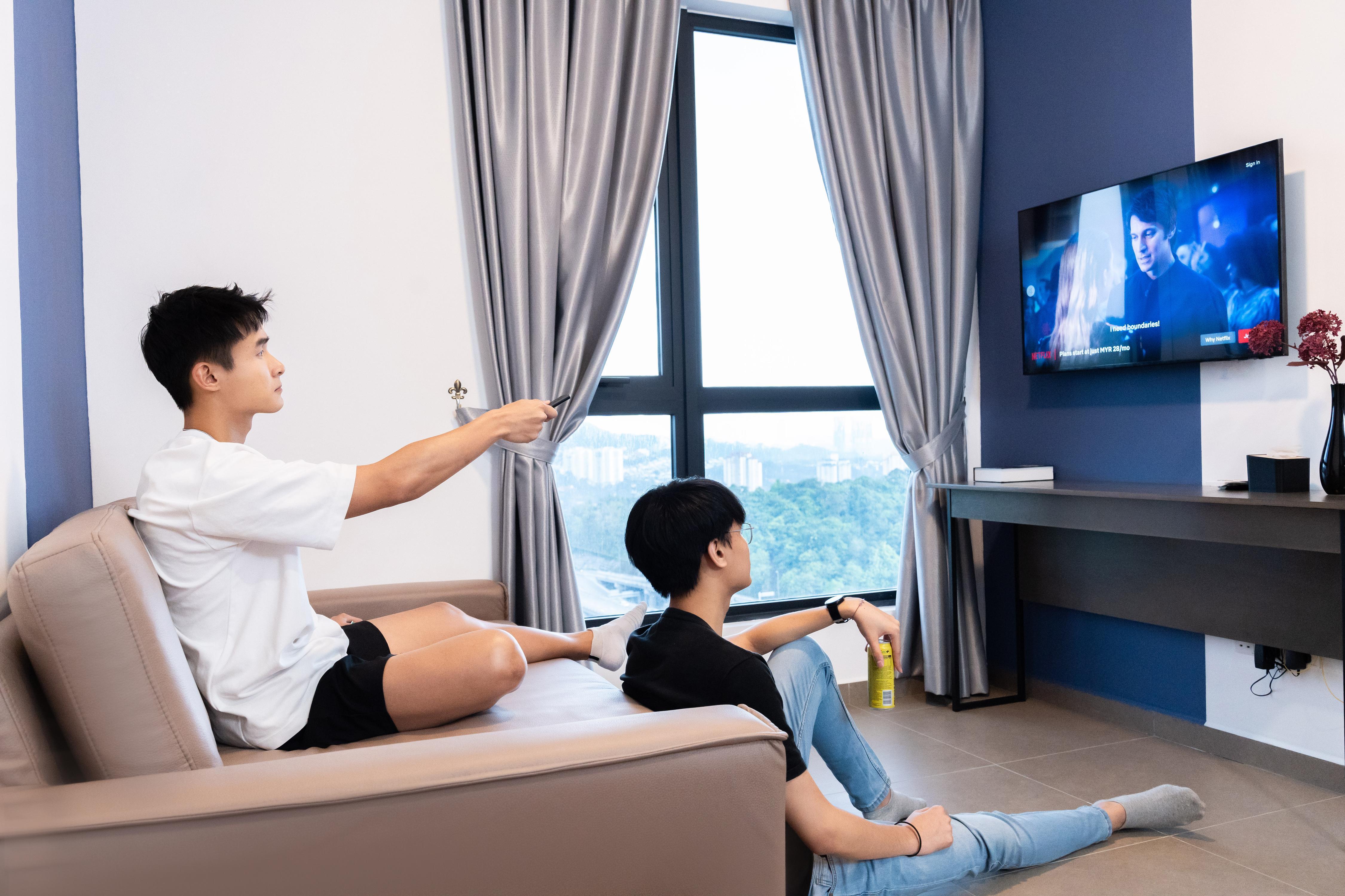 Mossaz Suites,1Utama,IKEA Damansara,SEGi,Desa Park - Tap to explore photos