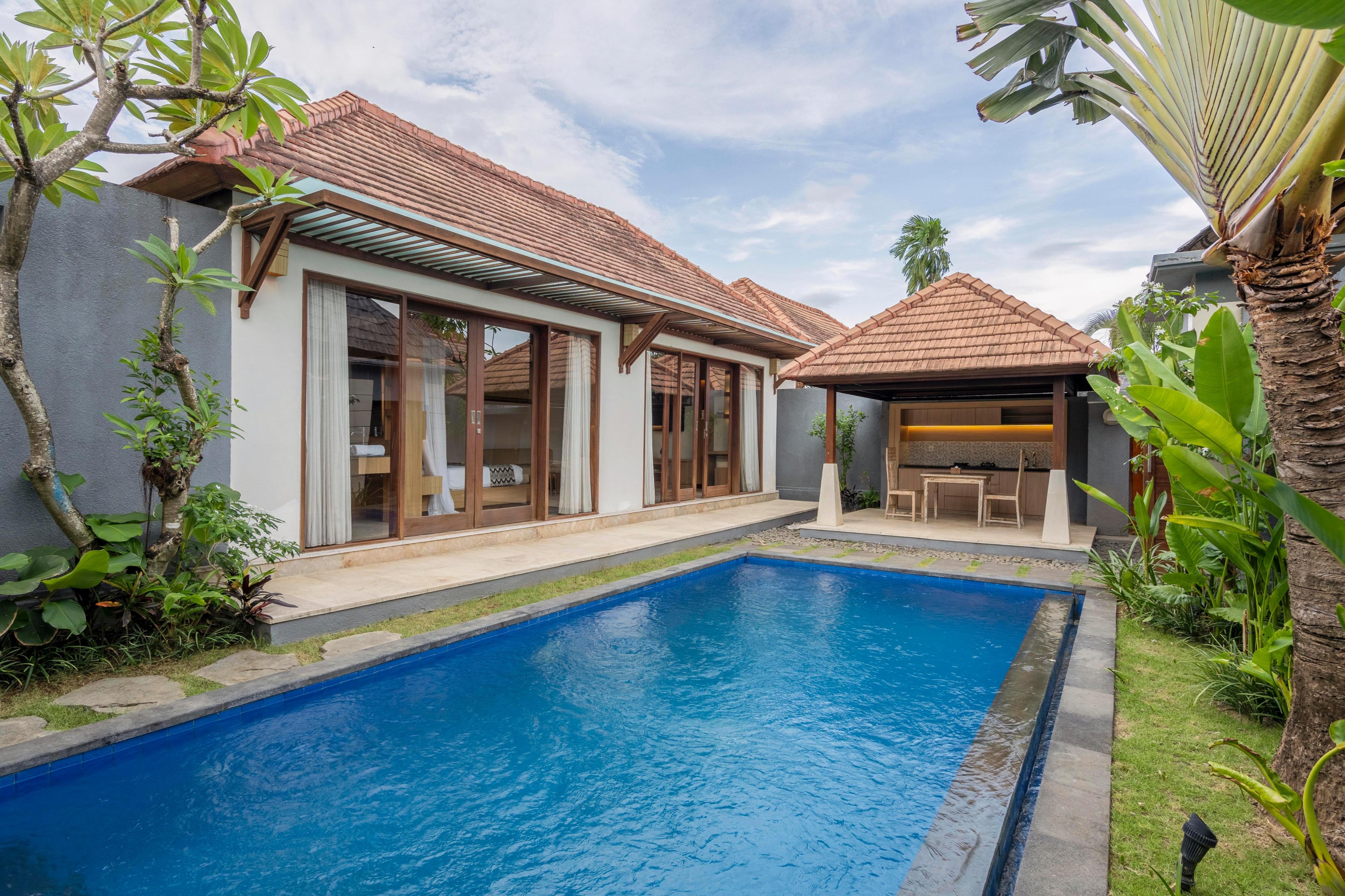 The Kings Villa Sanur - Tap to explore photos