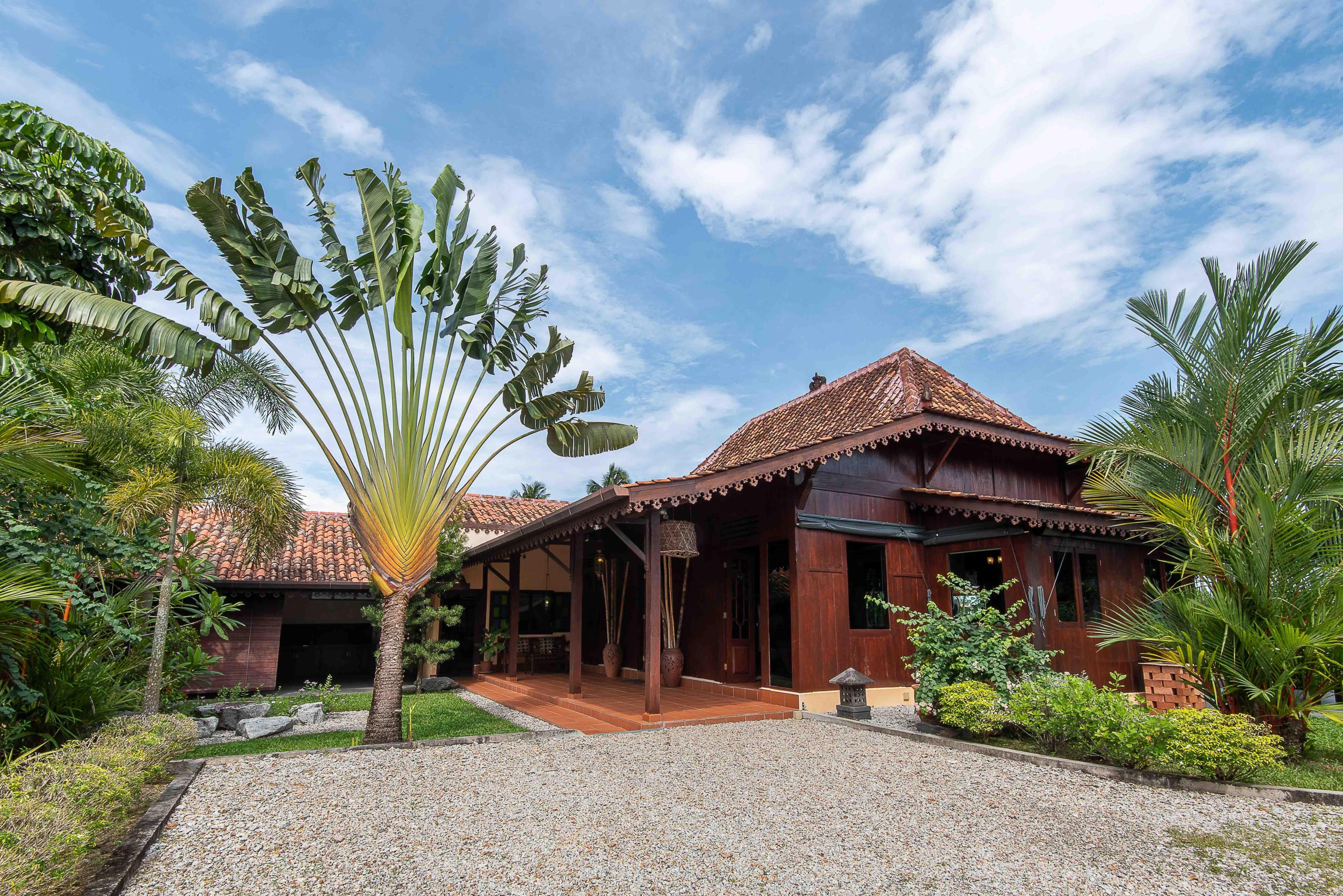 Limasan Villa Langkawi - Tap to explore photos