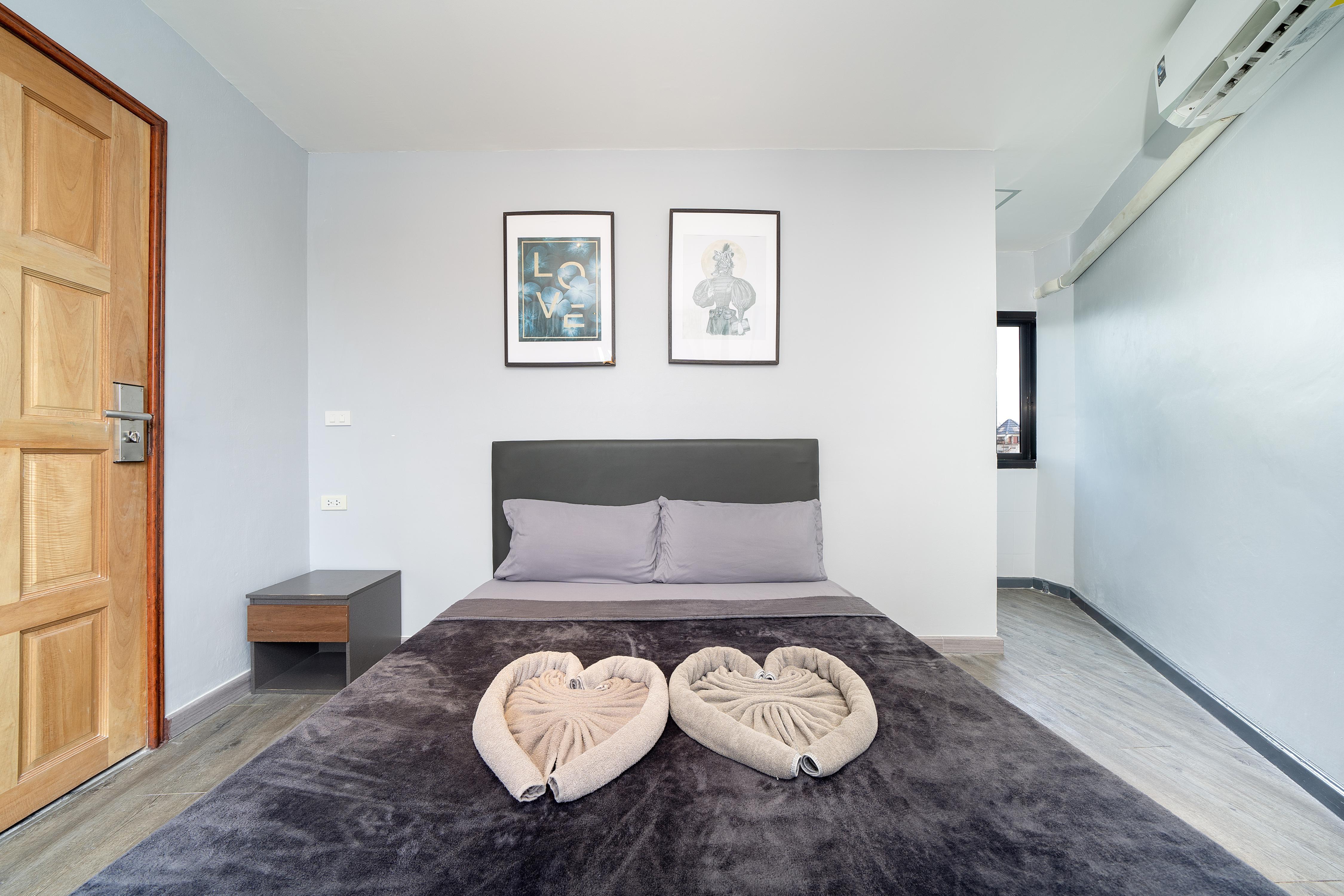 OH Hostels - Bangkok Room Type - Double Room with Shared Bathroom C1